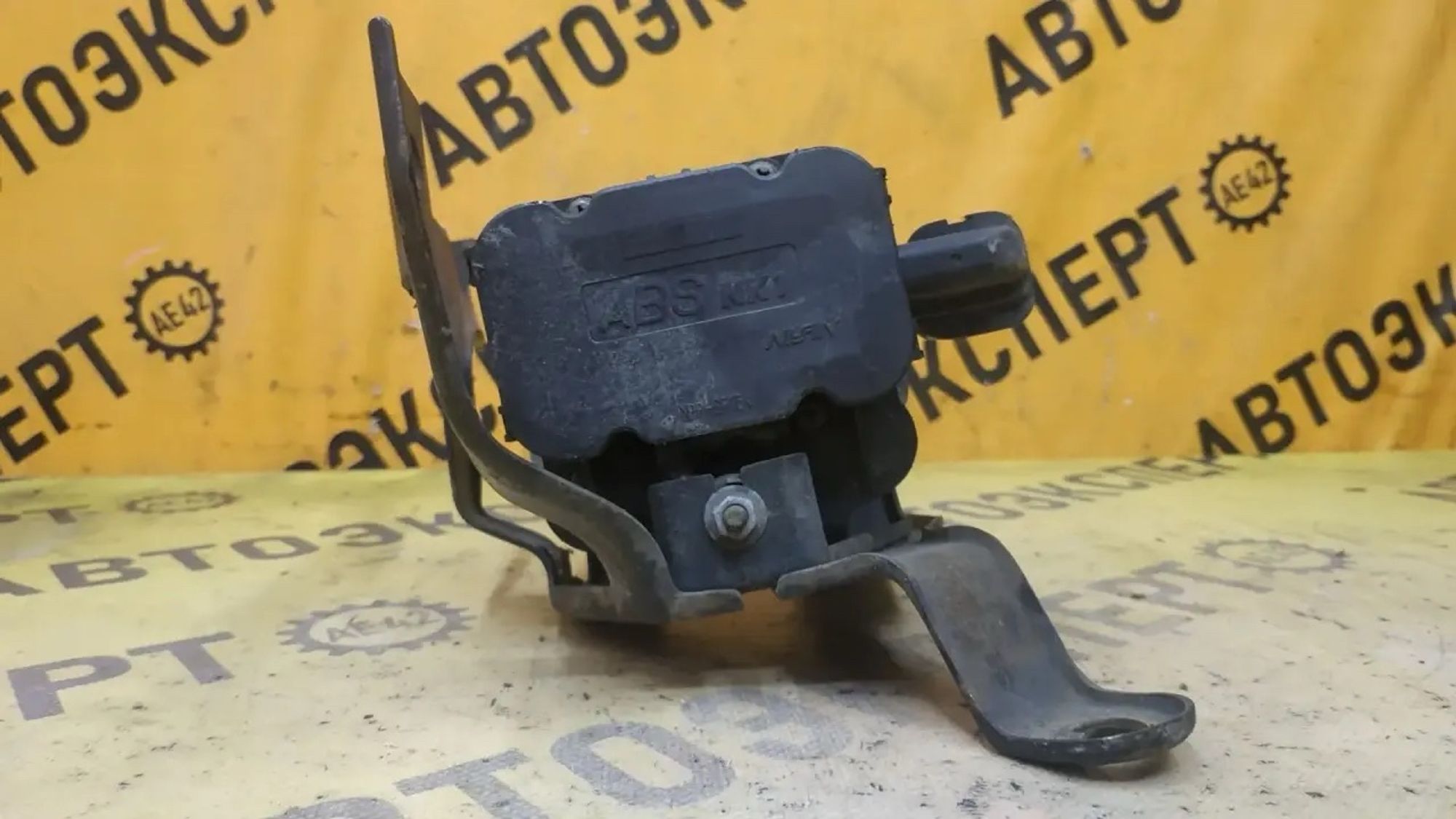 https://ycs.partsauto.market/partsauto-images/thmbs/userImages/87497919e31020c6b1c735431d06908a/part/337e990b-134b-4f00-9472-8d9cf5c4b85d_1782897752400.jpg