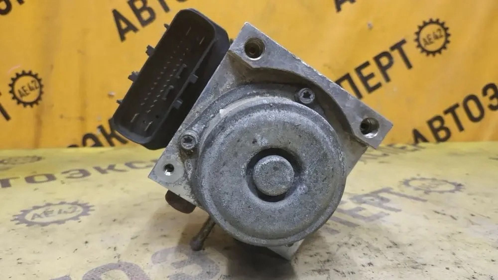 https://ycs.partsauto.market/partsauto-images/thmbs/userImages/87497919e31020c6b1c735431d06908a/part/34224277-b8db-4aa9-9811-b556adaea887_1779781861549.jpg