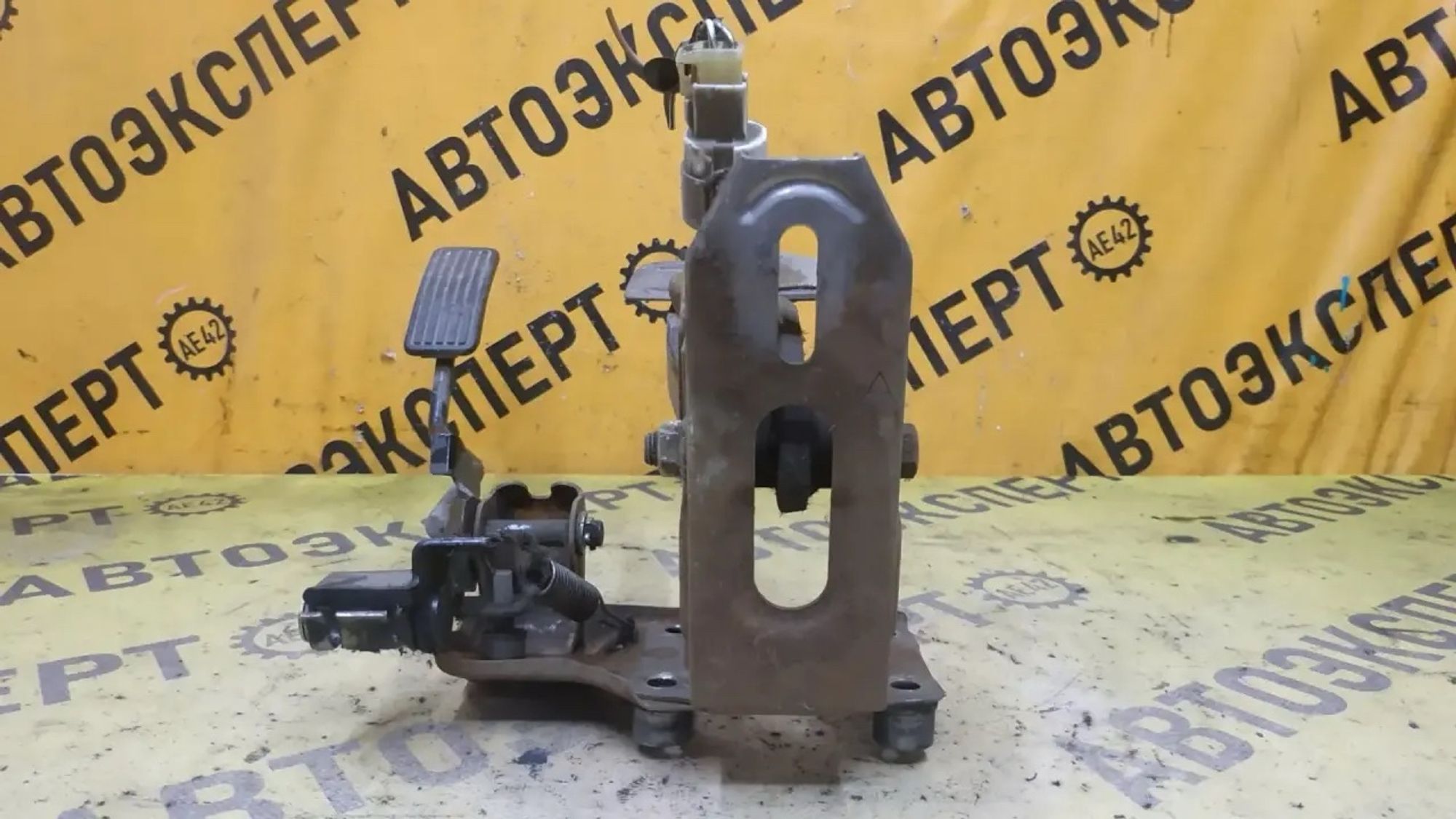 https://ycs.partsauto.market/partsauto-images/thmbs/userImages/87497919e31020c6b1c735431d06908a/part/3560928d-cfca-434a-9b95-4bd3c87b1aa0_1783411296302.jpg