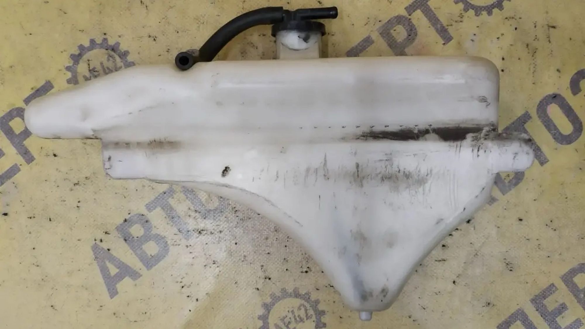 https://ycs.partsauto.market/partsauto-images/thmbs/userImages/87497919e31020c6b1c735431d06908a/part/35c34331-d658-4c9d-b229-850a1cec3c4a_1784175261169.jpg