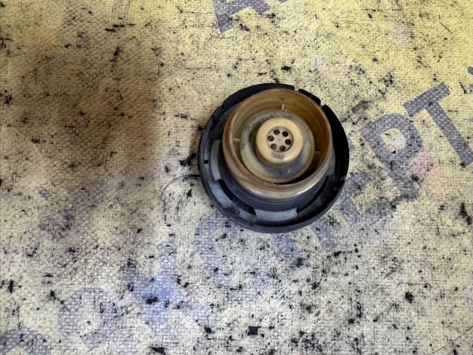 https://ycs.partsauto.market/partsauto-images/thmbs/userImages/87497919e31020c6b1c735431d06908a/part/3910f647-8fcf-4f32-aa19-2a2d7e93c545_1787632653640.jpg
