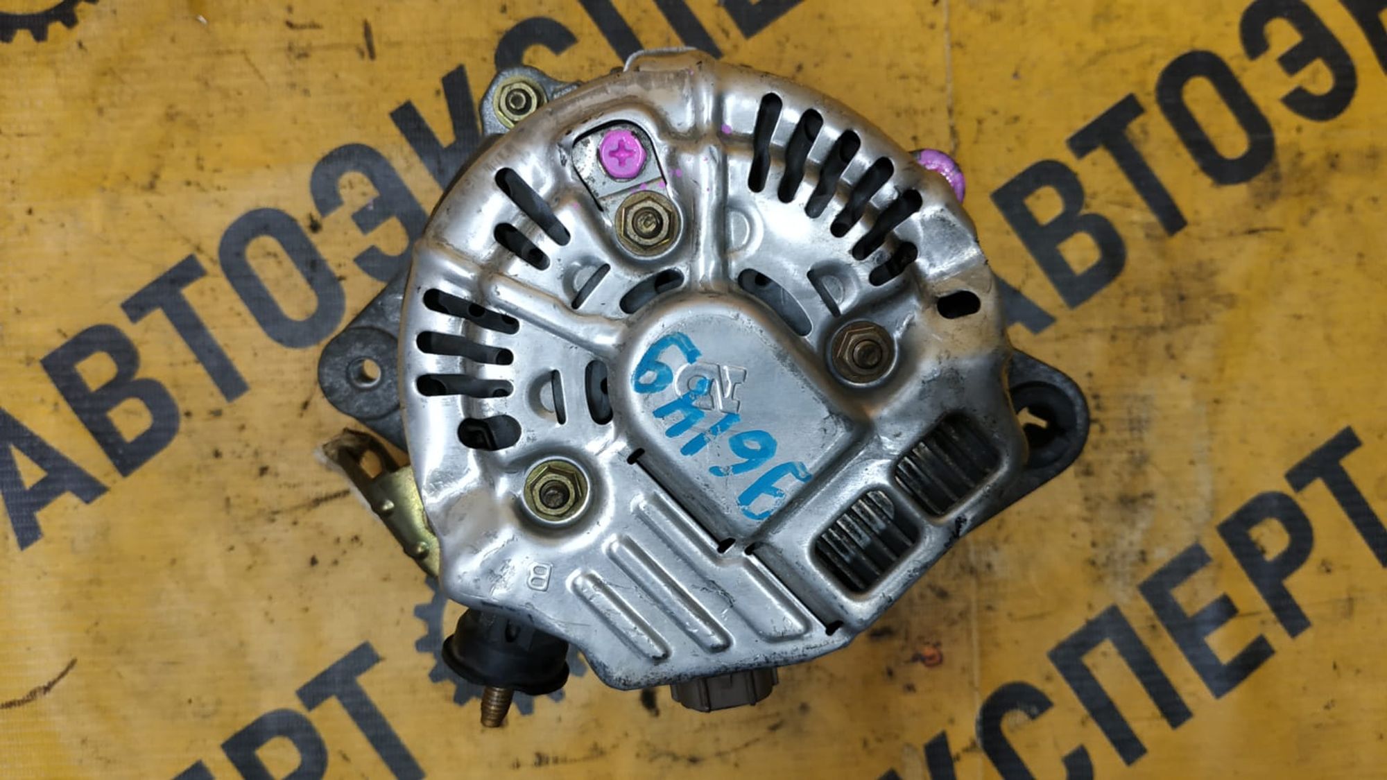 https://ycs.partsauto.market/partsauto-images/thmbs/userImages/87497919e31020c6b1c735431d06908a/part/3a8ca032-1c77-41a6-b099-e1ba13a26c9e_1749176247364.jpg
