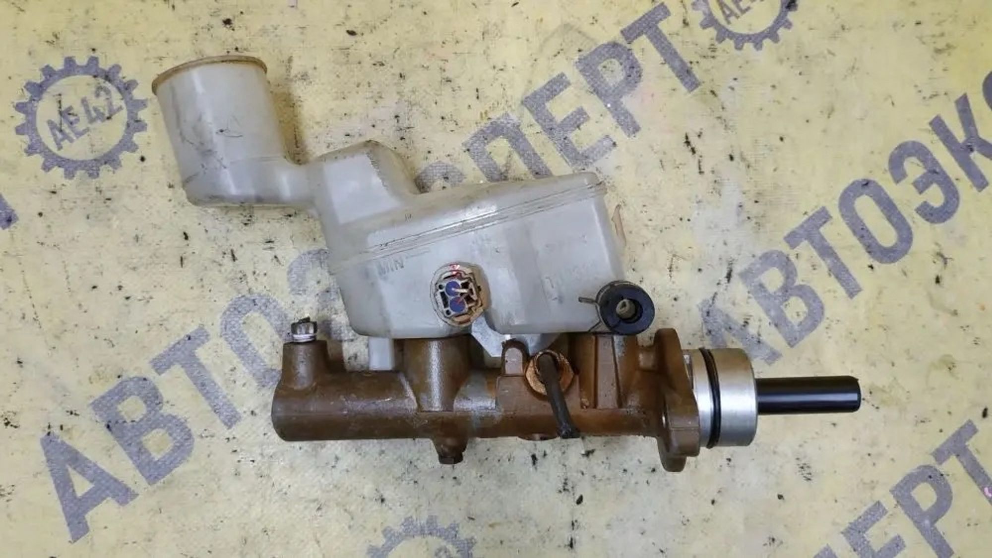 https://ycs.partsauto.market/partsauto-images/thmbs/userImages/87497919e31020c6b1c735431d06908a/part/3b0c2a7b-e764-4998-8f4c-d87f750c8c43_1780324903756.jpg