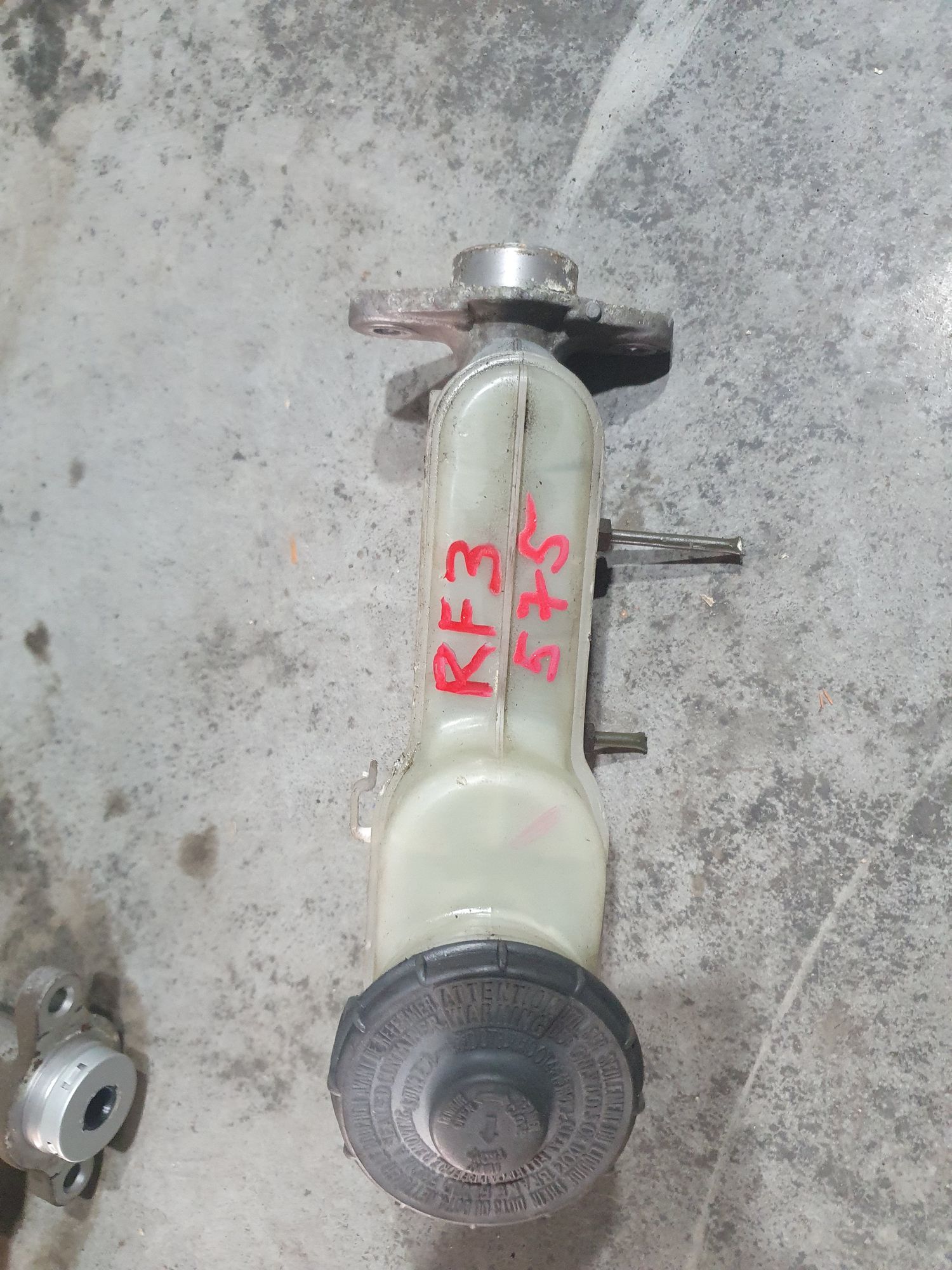 https://ycs.partsauto.market/partsauto-images/thmbs/userImages/87497919e31020c6b1c735431d06908a/part/437c1ccf-06ae-46d5-96ef-28961d8c185f_1695043891279.jpg