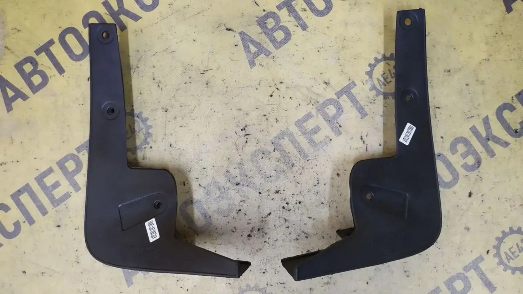 https://ycs.partsauto.market/partsauto-images/thmbs/userImages/87497919e31020c6b1c735431d06908a/part/4523b3ab-0b2e-4973-ae58-a4303c2ed560_1786604690922.jpg