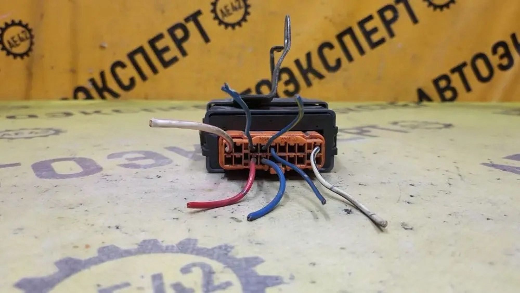 https://ycs.partsauto.market/partsauto-images/thmbs/userImages/87497919e31020c6b1c735431d06908a/part/47019ed4-b741-48c6-afc2-a7449c9eca31_1776915631195.jpg