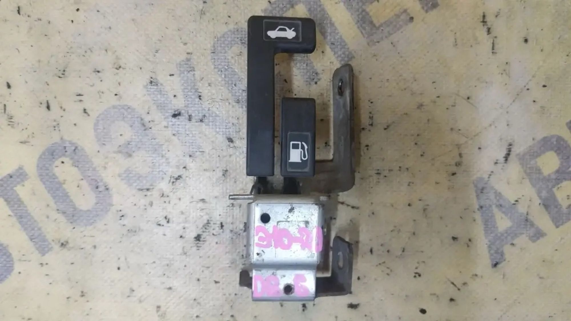 https://ycs.partsauto.market/partsauto-images/thmbs/userImages/87497919e31020c6b1c735431d06908a/part/47917412-3612-40e4-ac25-62ed84cf4ac0_1782896714735.jpg