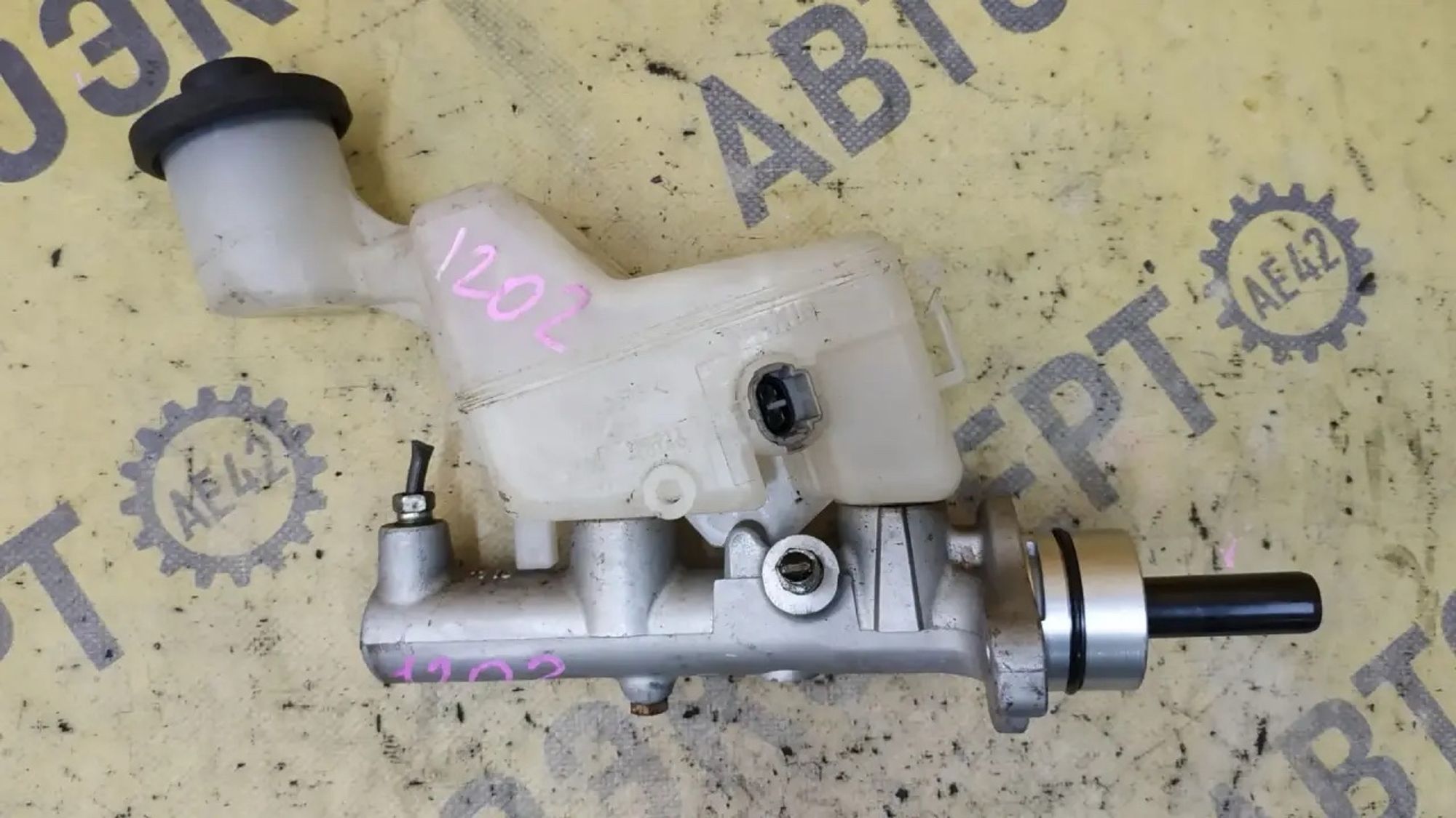 https://ycs.partsauto.market/partsauto-images/thmbs/userImages/87497919e31020c6b1c735431d06908a/part/486561ef-b865-4f49-9eb8-49577eb52d06_1783677177862.jpg