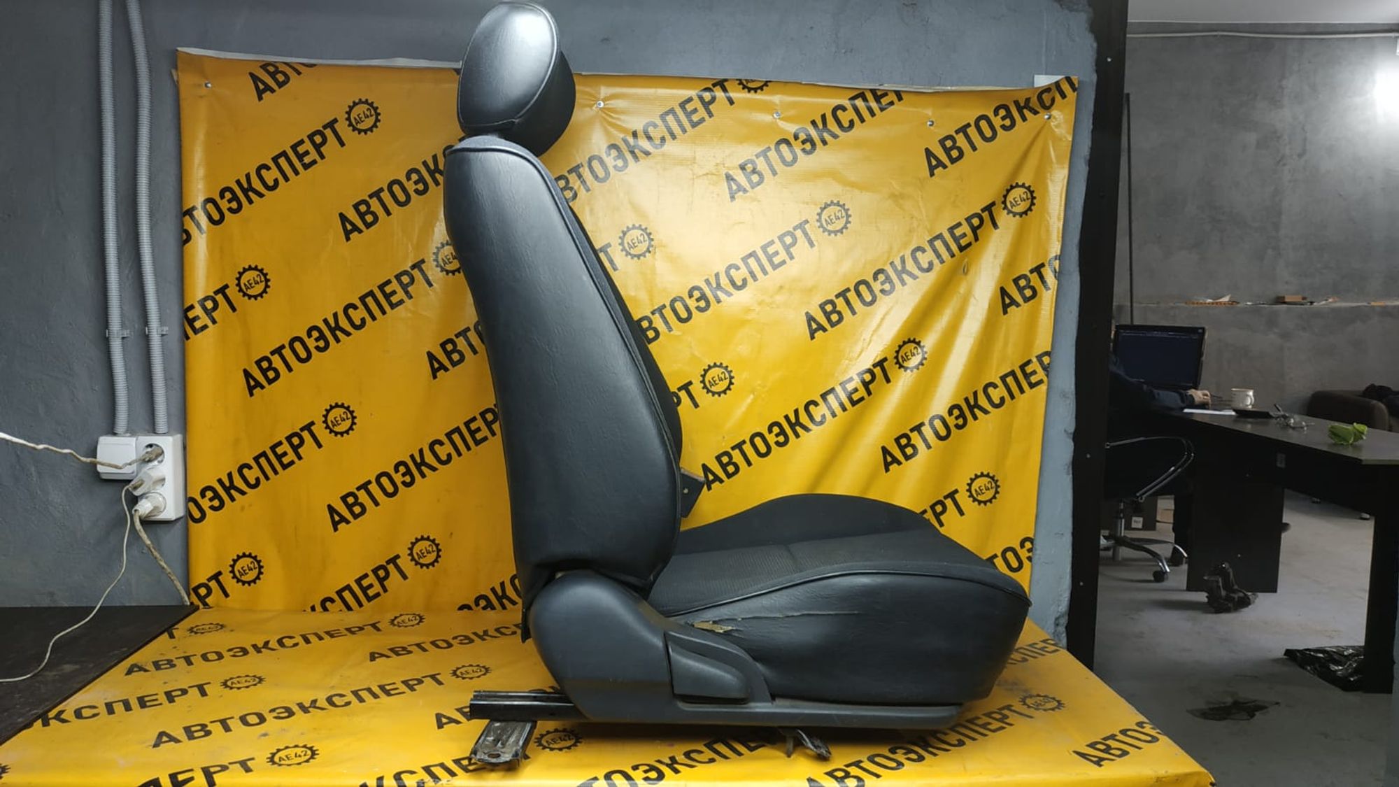 https://ycs.partsauto.market/partsauto-images/thmbs/userImages/87497919e31020c6b1c735431d06908a/part/535eca3a-0a78-49a8-909b-a22221a6ff84_1740994530454.jpg