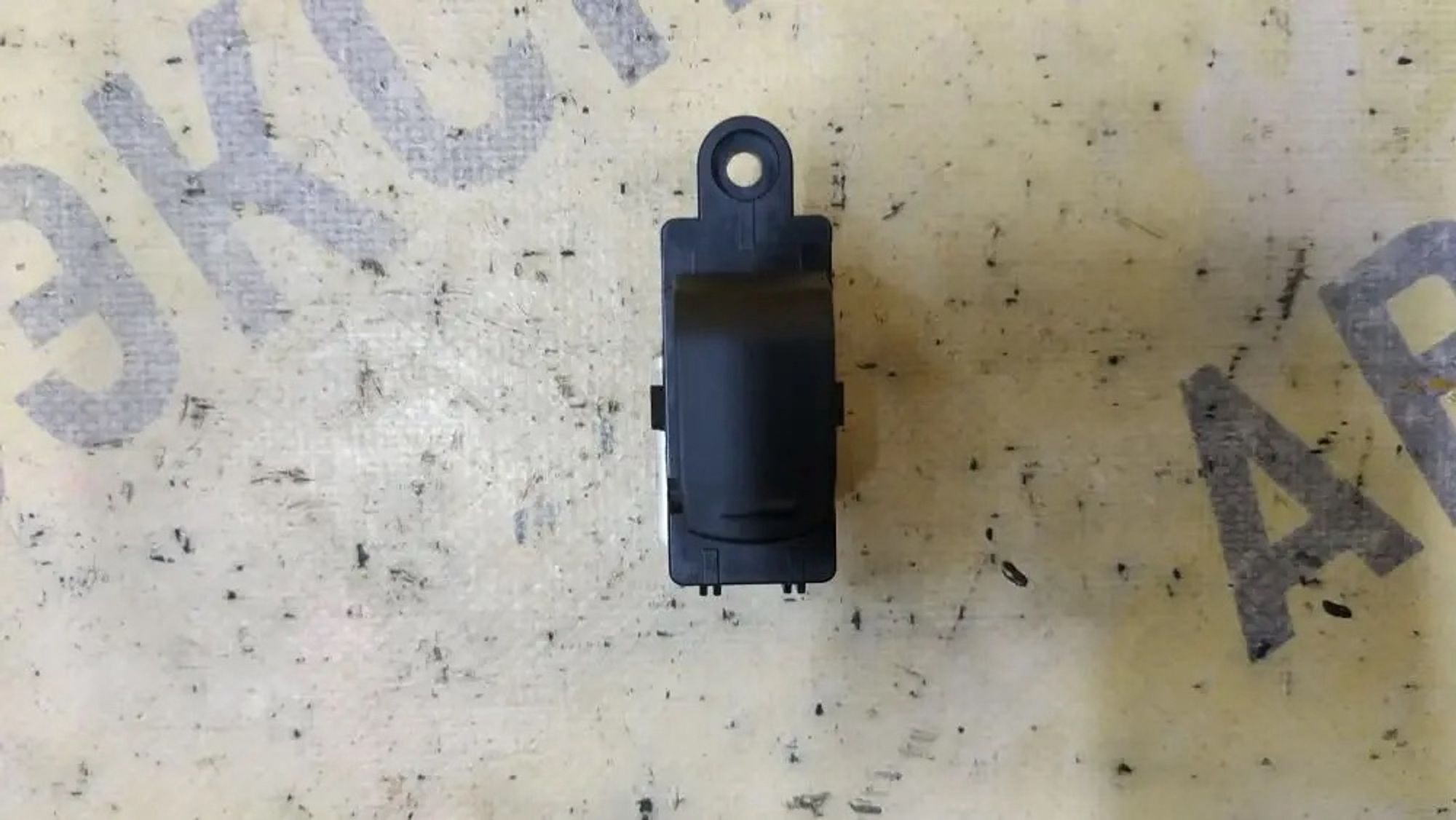 https://ycs.partsauto.market/partsauto-images/thmbs/userImages/87497919e31020c6b1c735431d06908a/part/542c53d1-1fb3-4e7a-b1ba-8e63ddf0282c_1778061749826.jpg
