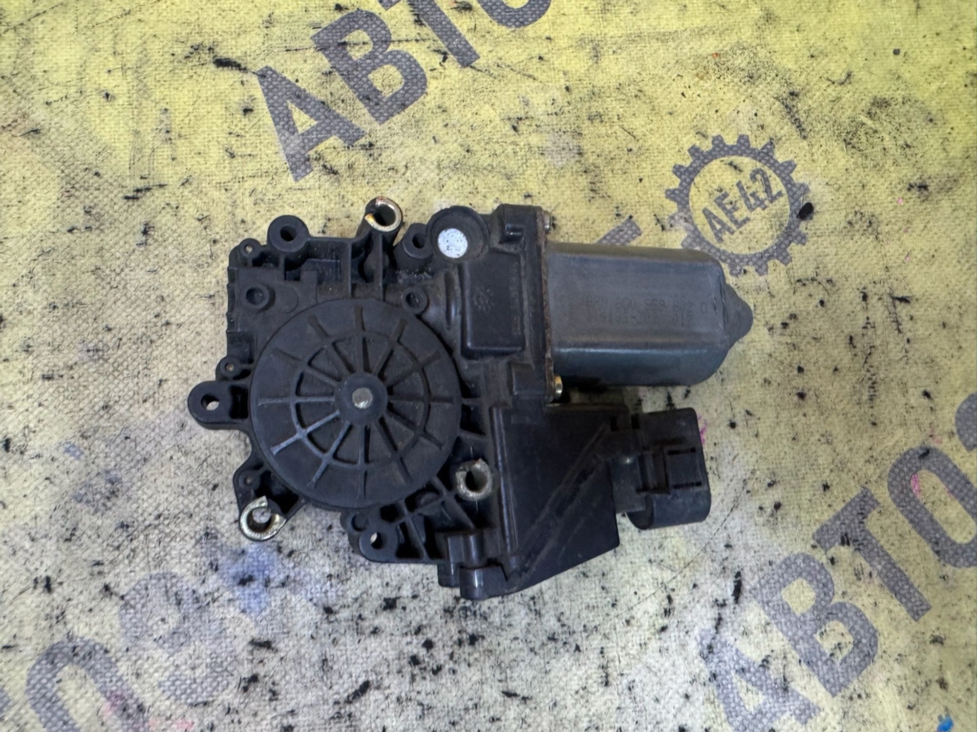 https://ycs.partsauto.market/partsauto-images/thmbs/userImages/87497919e31020c6b1c735431d06908a/part/5b7b2521-bb47-4a32-b837-e123276543e3_1787550838624.jpg