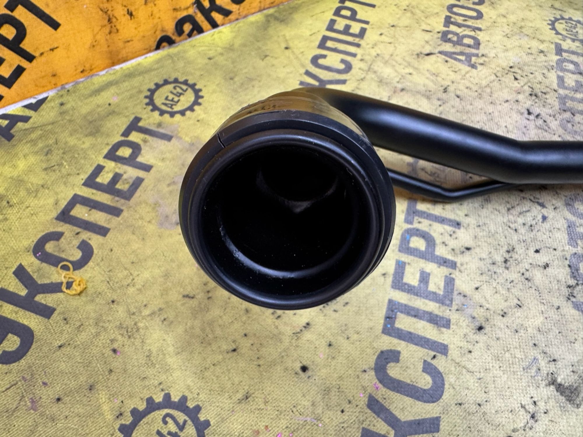 https://ycs.partsauto.market/partsauto-images/thmbs/userImages/87497919e31020c6b1c735431d06908a/part/5b7c6b47-95f1-4dc6-88b1-ebee95aeca37_1787115659220.jpg