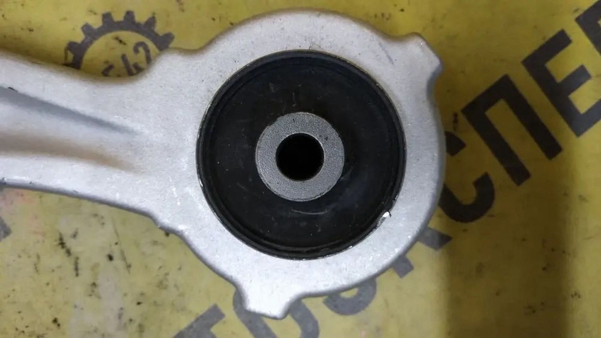 https://ycs.partsauto.market/partsauto-images/thmbs/userImages/87497919e31020c6b1c735431d06908a/part/5bbc5476-0cac-46ae-93c3-675ac2c16f29_1780814353154.jpg