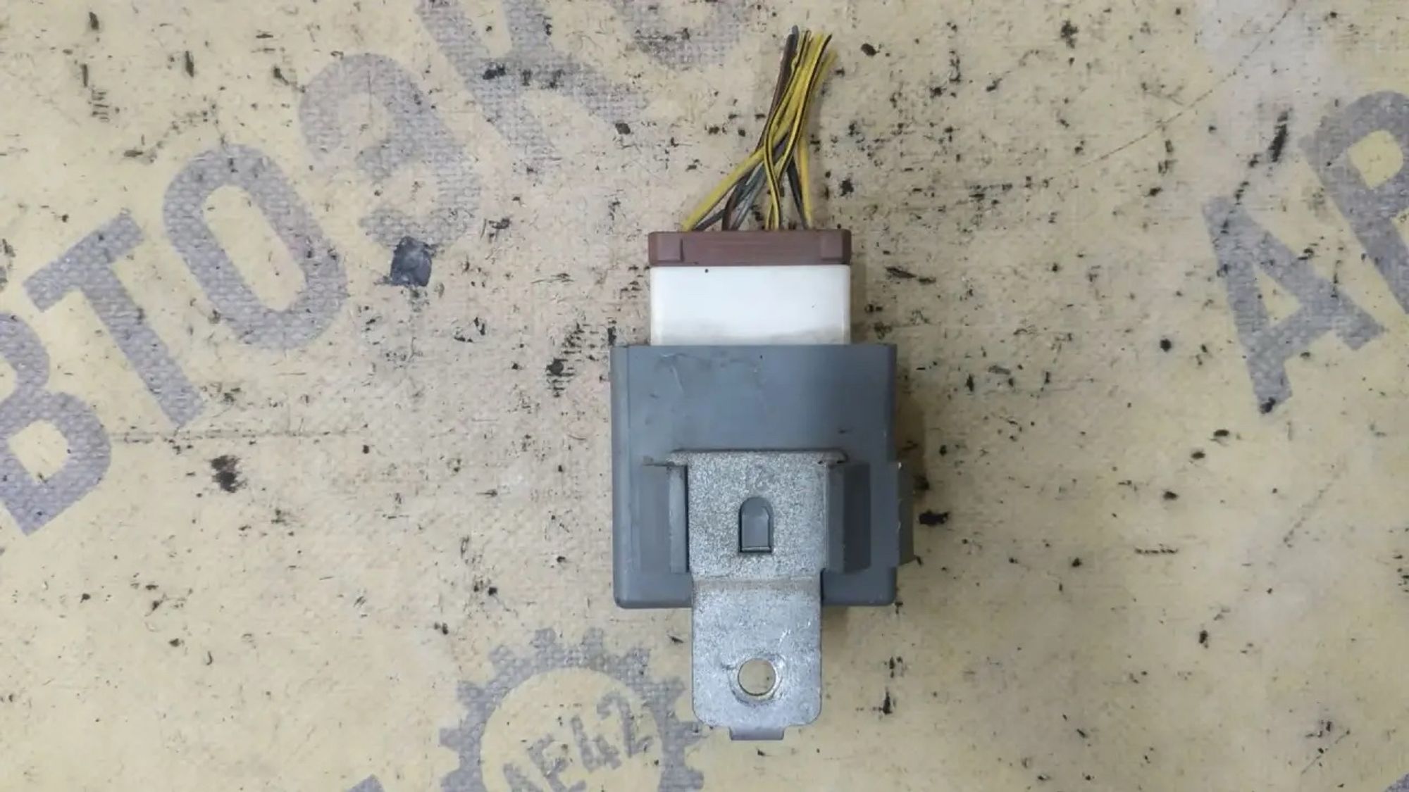 https://ycs.partsauto.market/partsauto-images/thmbs/userImages/87497919e31020c6b1c735431d06908a/part/661cb5a9-715b-421b-bc71-c016dd13282e_1783410936042.jpg