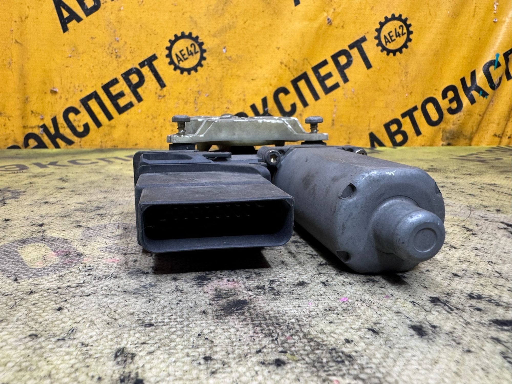 https://ycs.partsauto.market/partsauto-images/thmbs/userImages/87497919e31020c6b1c735431d06908a/part/691baa17-765a-46da-8b83-e5263125ca47_1787550496533.jpg