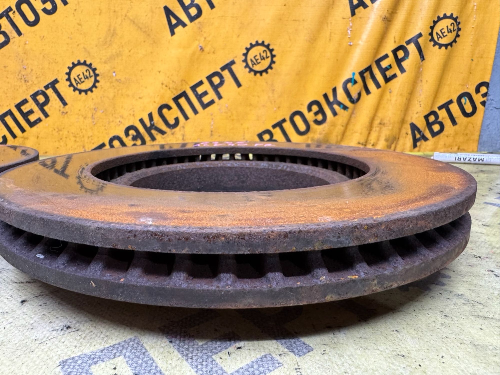 https://ycs.partsauto.market/partsauto-images/thmbs/userImages/87497919e31020c6b1c735431d06908a/part/6e9fe7d5-fc02-45e6-9102-910c02a05163_1787115564603.jpg