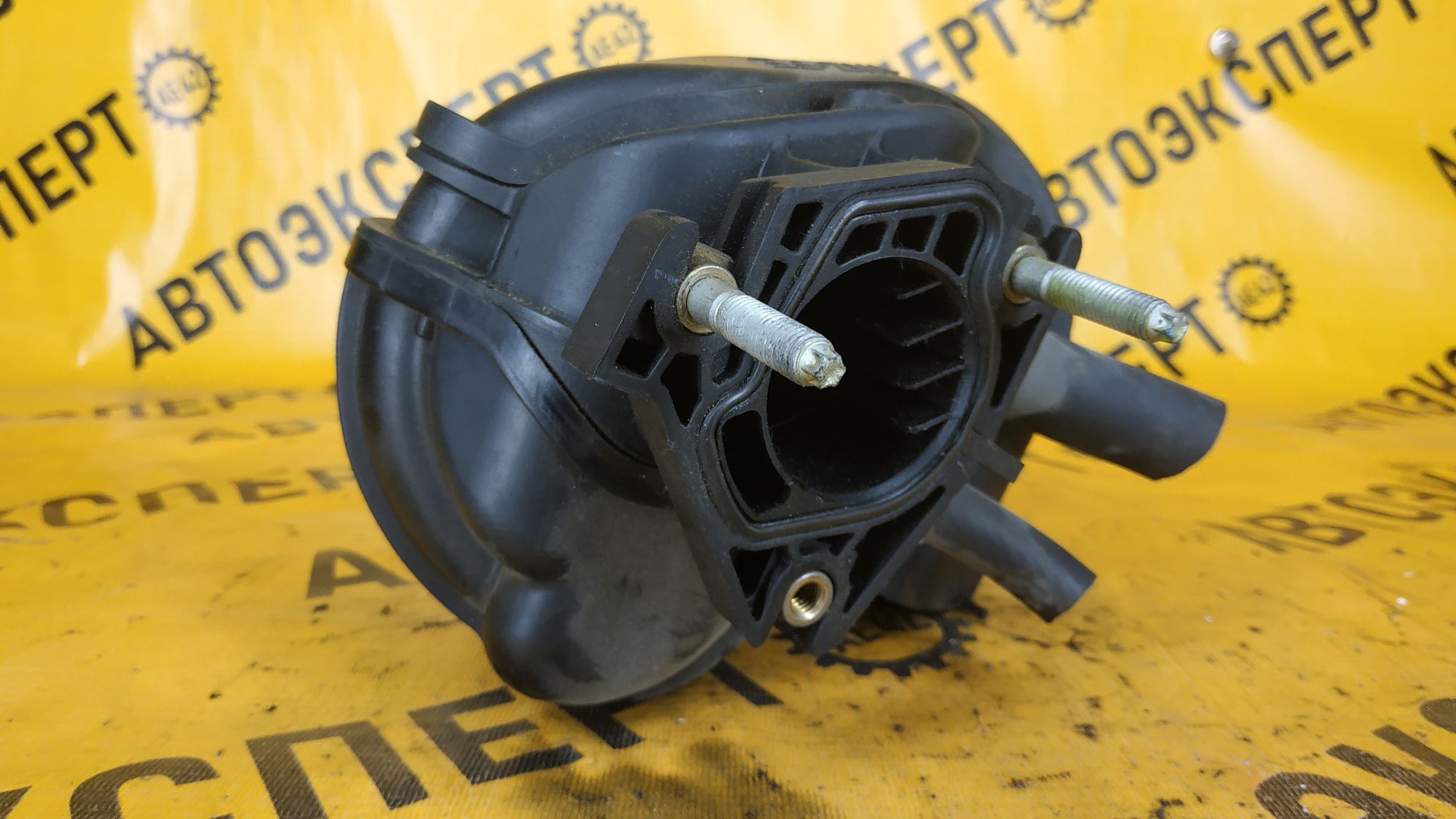 https://ycs.partsauto.market/partsauto-images/thmbs/userImages/87497919e31020c6b1c735431d06908a/part/6f368869-e790-4b86-b33c-cb743d208851_1712728687091.jpg