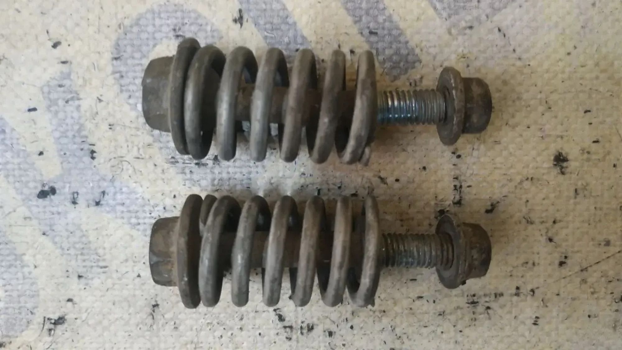 https://ycs.partsauto.market/partsauto-images/thmbs/userImages/87497919e31020c6b1c735431d06908a/part/70996b64-f0fb-472f-8199-653dab99cd43_1783410547141.jpg