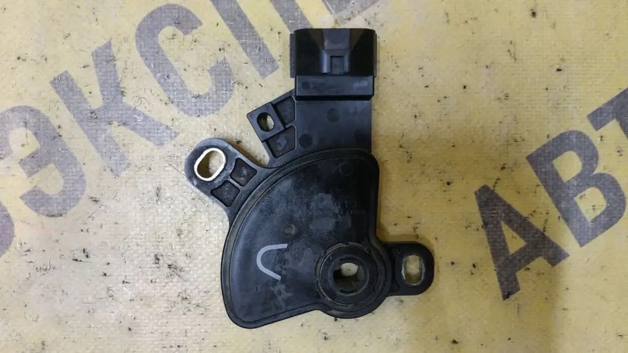 https://ycs.partsauto.market/partsauto-images/thmbs/userImages/87497919e31020c6b1c735431d06908a/part/75d367e0-3179-4322-a8f3-de01bd8ab33b_1776423359540.jpg