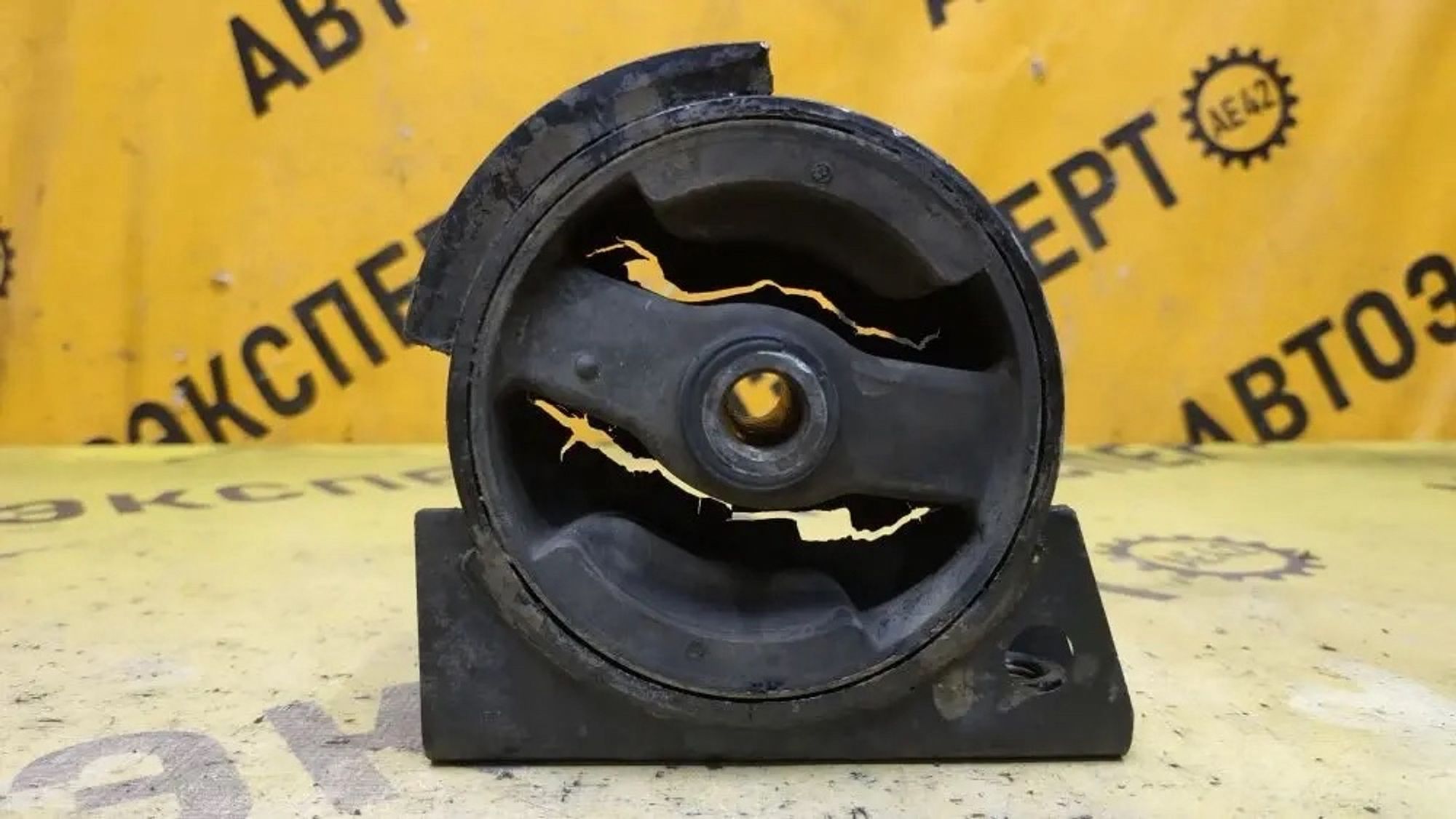 https://ycs.partsauto.market/partsauto-images/thmbs/userImages/87497919e31020c6b1c735431d06908a/part/7778f7f9-0534-4e7e-865c-fe96708ec8fd_1777523349248.jpg