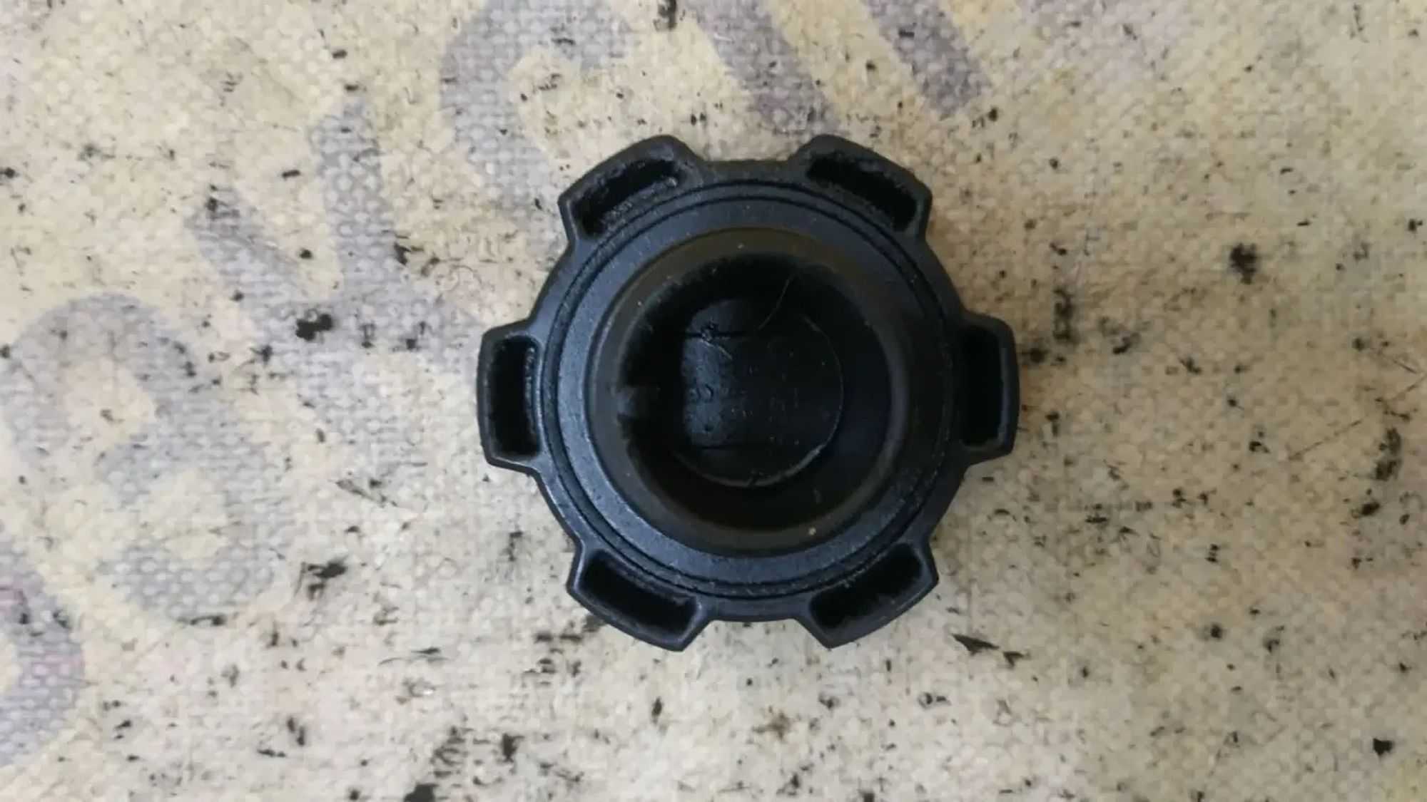 https://ycs.partsauto.market/partsauto-images/thmbs/userImages/87497919e31020c6b1c735431d06908a/part/7e3b7562-6000-40e3-8042-d9da77d92100_1785132419969.jpg