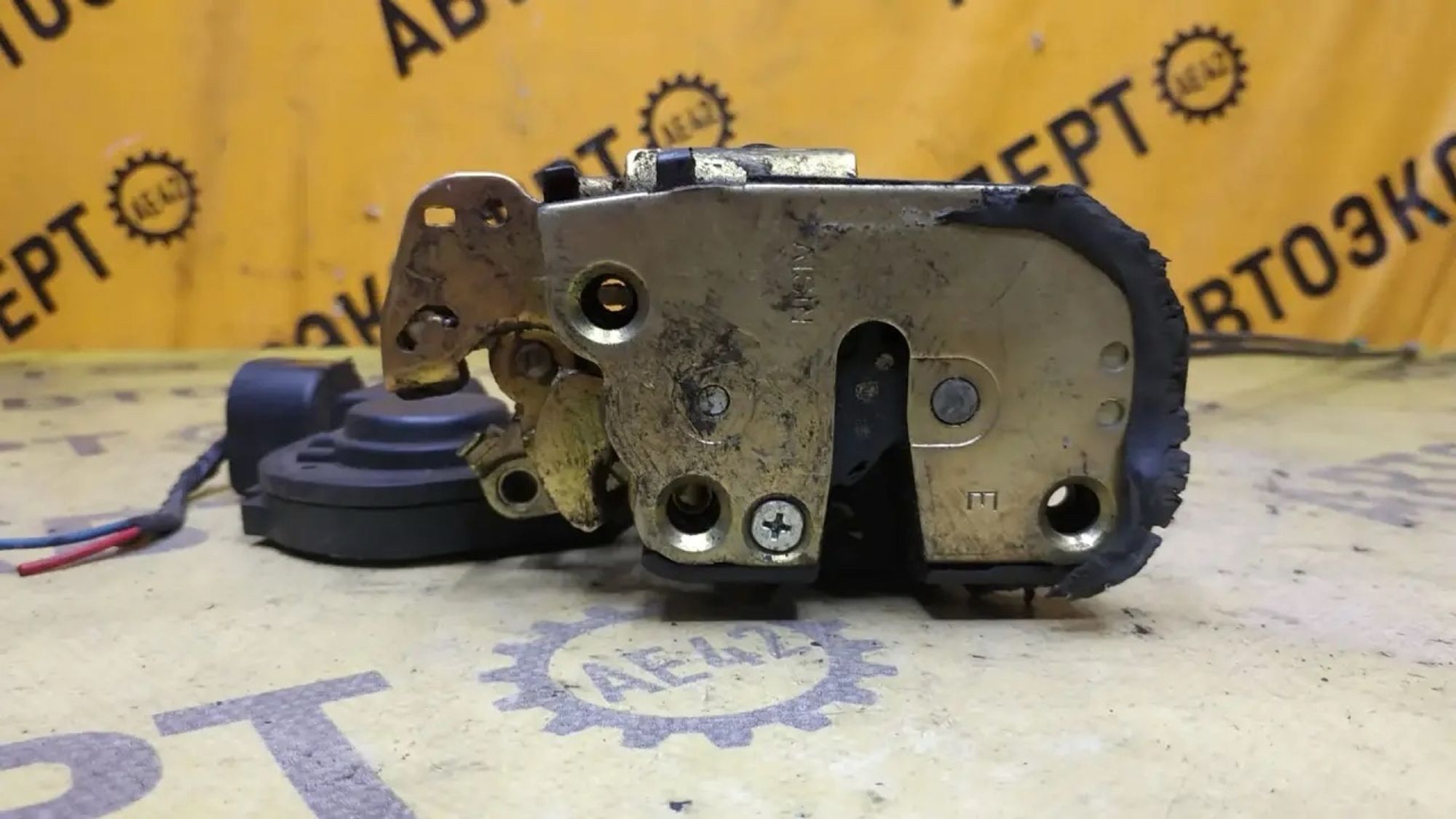 https://ycs.partsauto.market/partsauto-images/thmbs/userImages/87497919e31020c6b1c735431d06908a/part/813a37e3-c898-4a3d-b42a-e2883e3a9660_1781834530979.jpg