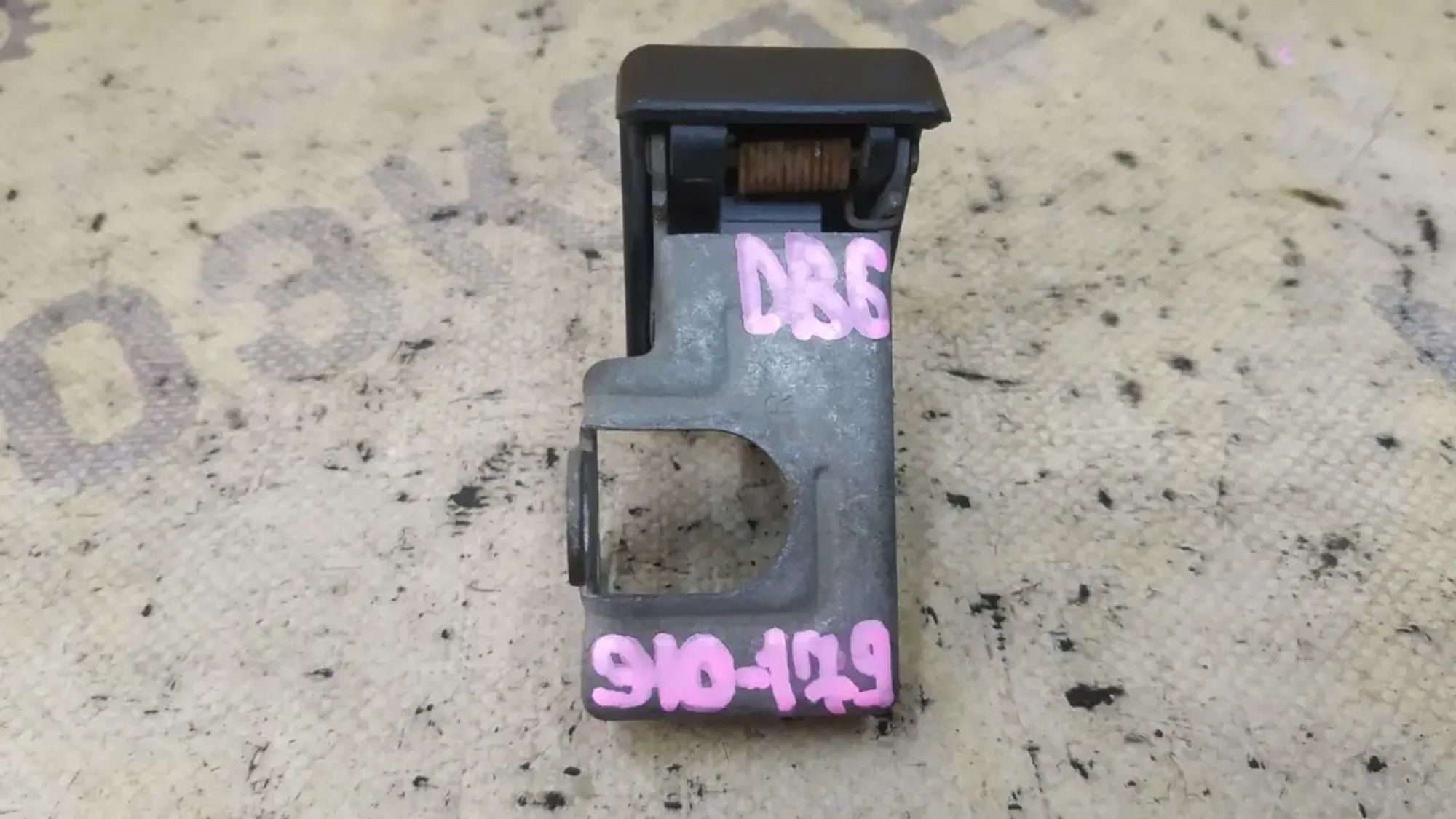 https://ycs.partsauto.market/partsauto-images/thmbs/userImages/87497919e31020c6b1c735431d06908a/part/8c1cc0bf-23b3-471d-97e6-1517b9059890_1784609047679.jpg