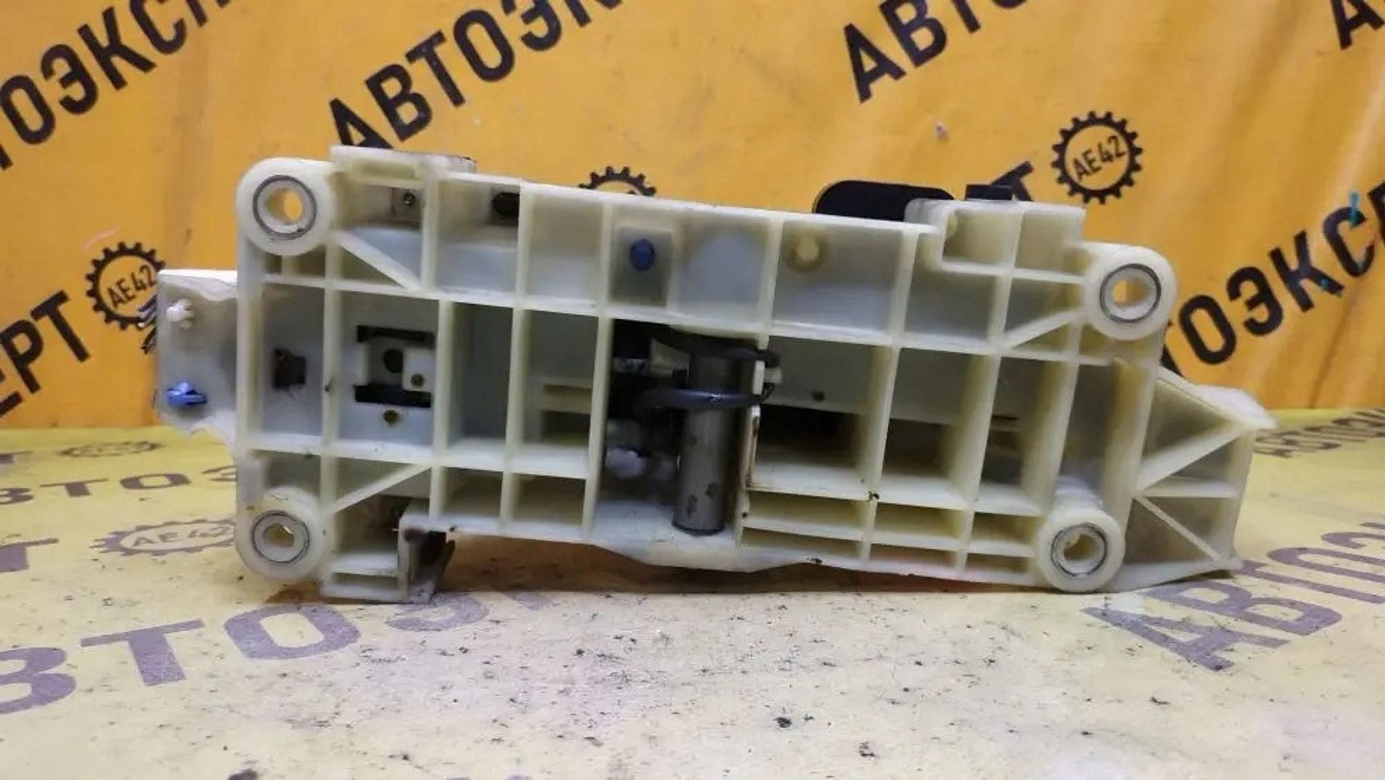 https://ycs.partsauto.market/partsauto-images/thmbs/userImages/87497919e31020c6b1c735431d06908a/part/8fc3b053-b9ca-4ee1-b030-011459171bad_1777523327351.jpg