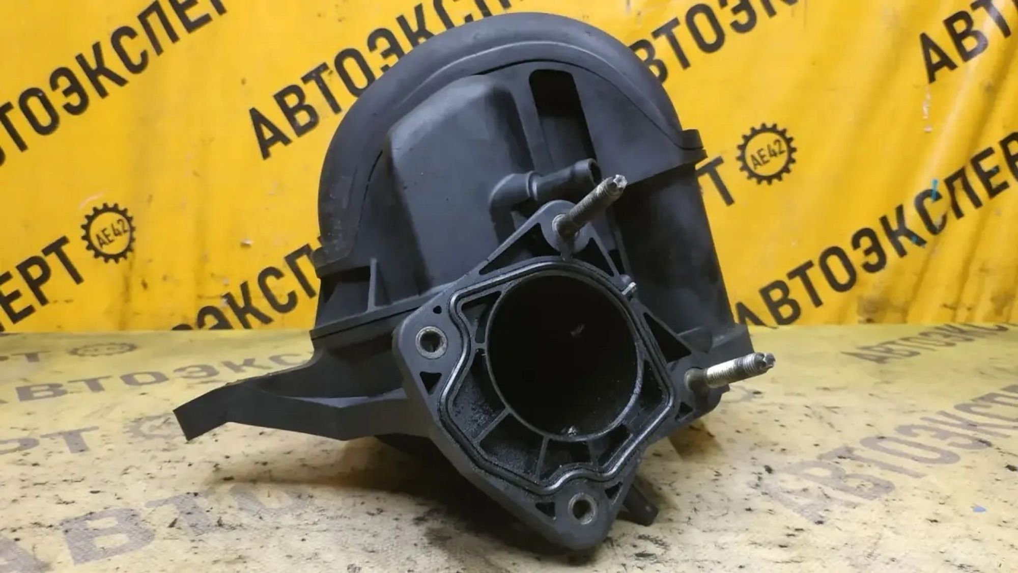 https://ycs.partsauto.market/partsauto-images/thmbs/userImages/87497919e31020c6b1c735431d06908a/part/96f980c5-a8a3-4078-926f-d820bb2be2a7_1787022798305.jpg