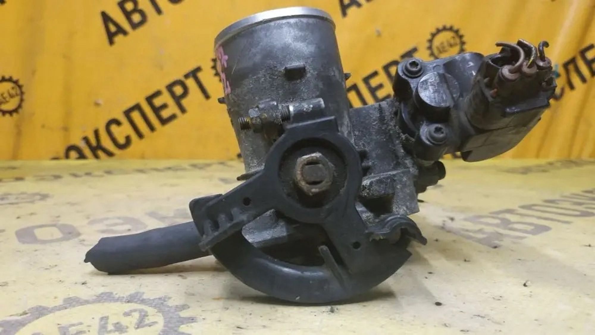 https://ycs.partsauto.market/partsauto-images/thmbs/userImages/87497919e31020c6b1c735431d06908a/part/9a3b8226-f79a-4b2c-b43a-62cff10560b9_1779437113531.jpg