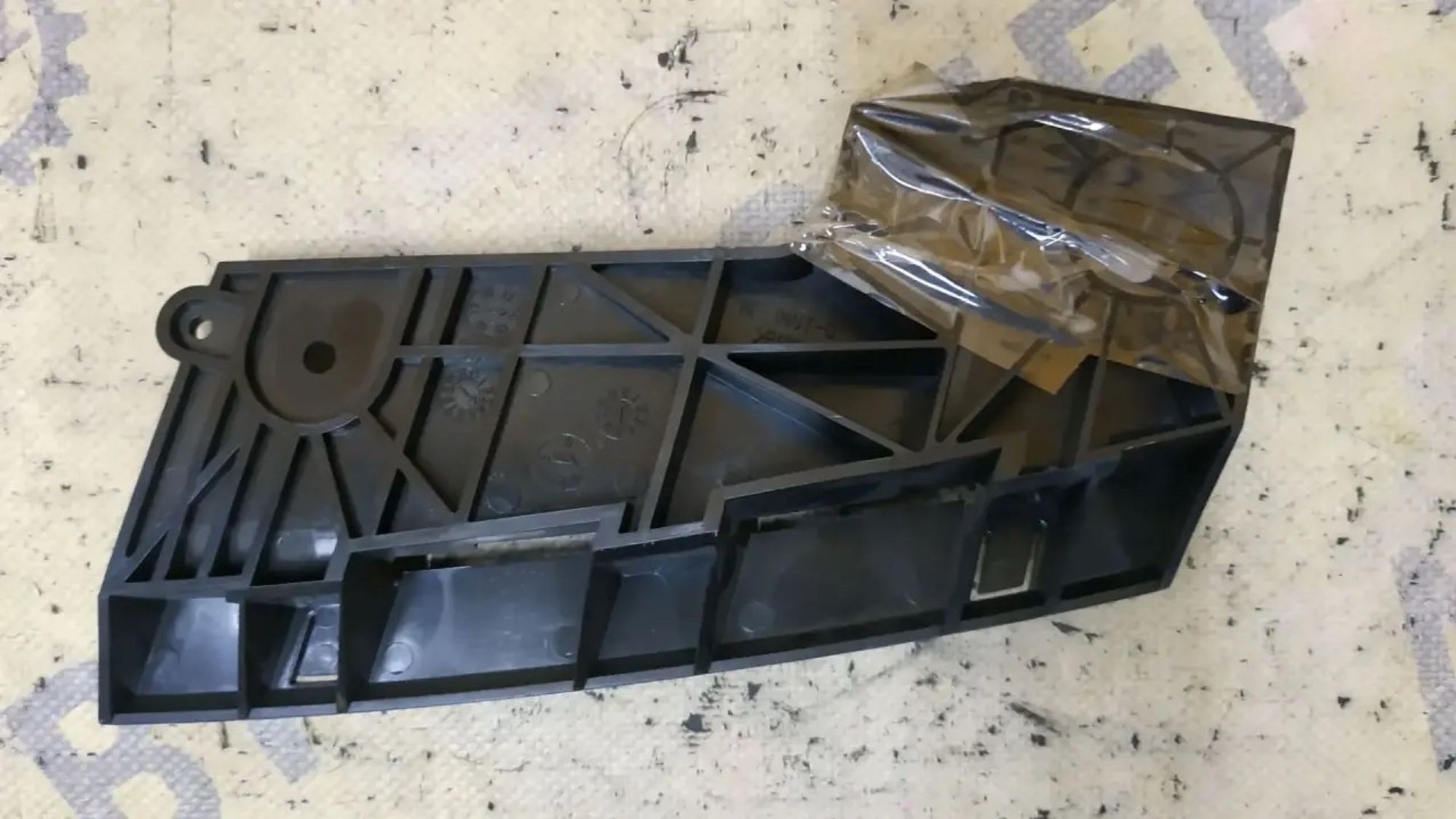 https://ycs.partsauto.market/partsauto-images/thmbs/userImages/87497919e31020c6b1c735431d06908a/part/9cbff053-0a43-4f2b-a7ea-9c56148fec80_1786090784913.jpg