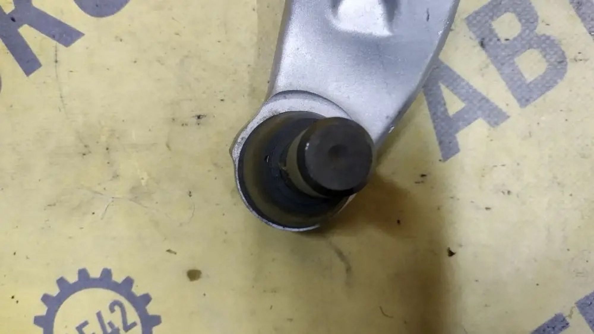 https://ycs.partsauto.market/partsauto-images/thmbs/userImages/87497919e31020c6b1c735431d06908a/part/9f84fcb9-5a10-4b13-8863-875f433c90d3_1780814347000.jpg
