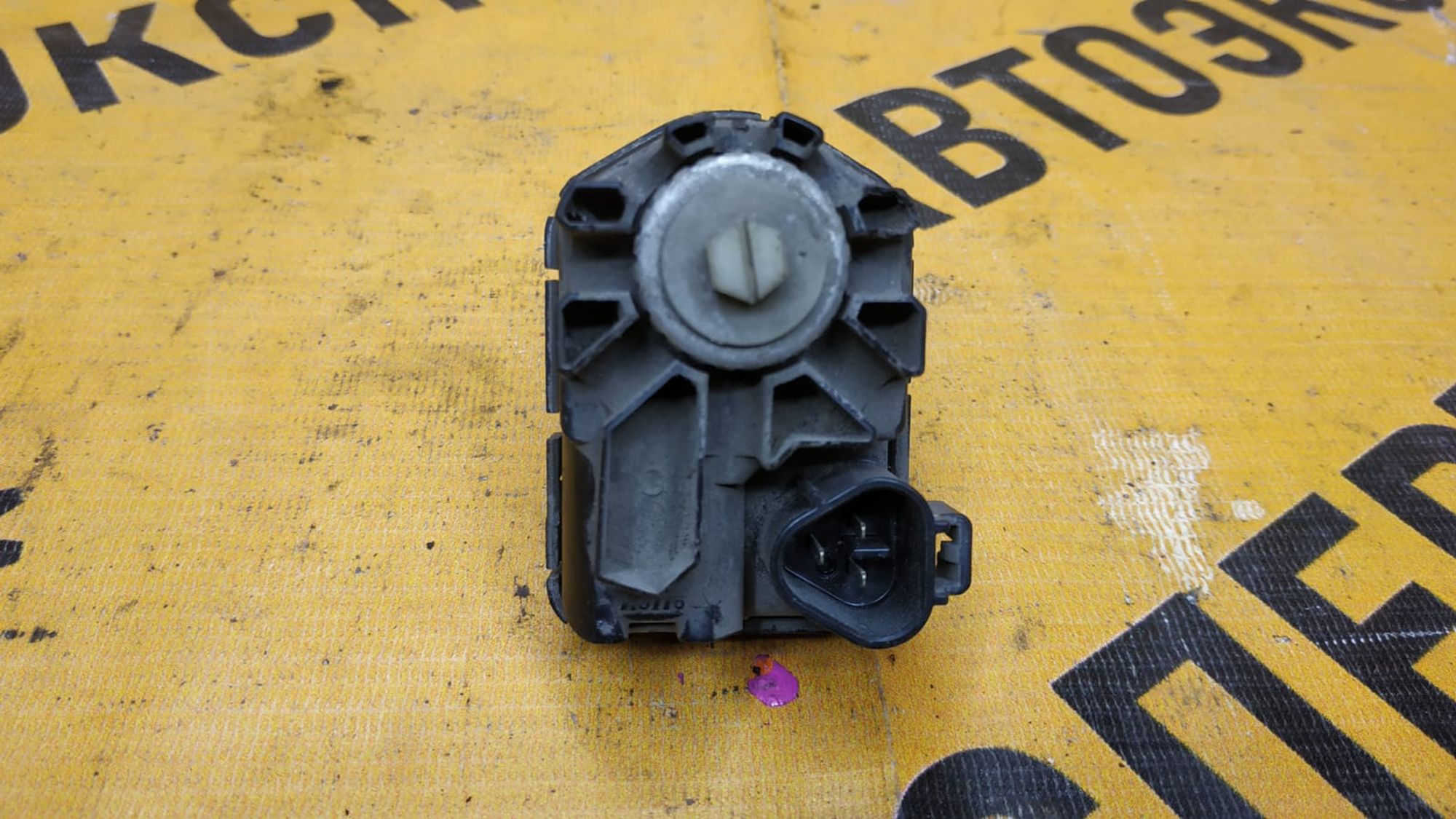 https://ycs.partsauto.market/partsauto-images/thmbs/userImages/87497919e31020c6b1c735431d06908a/part/a366ee37-93d0-4828-9bf8-b9b193981353_1741312831446.jpg