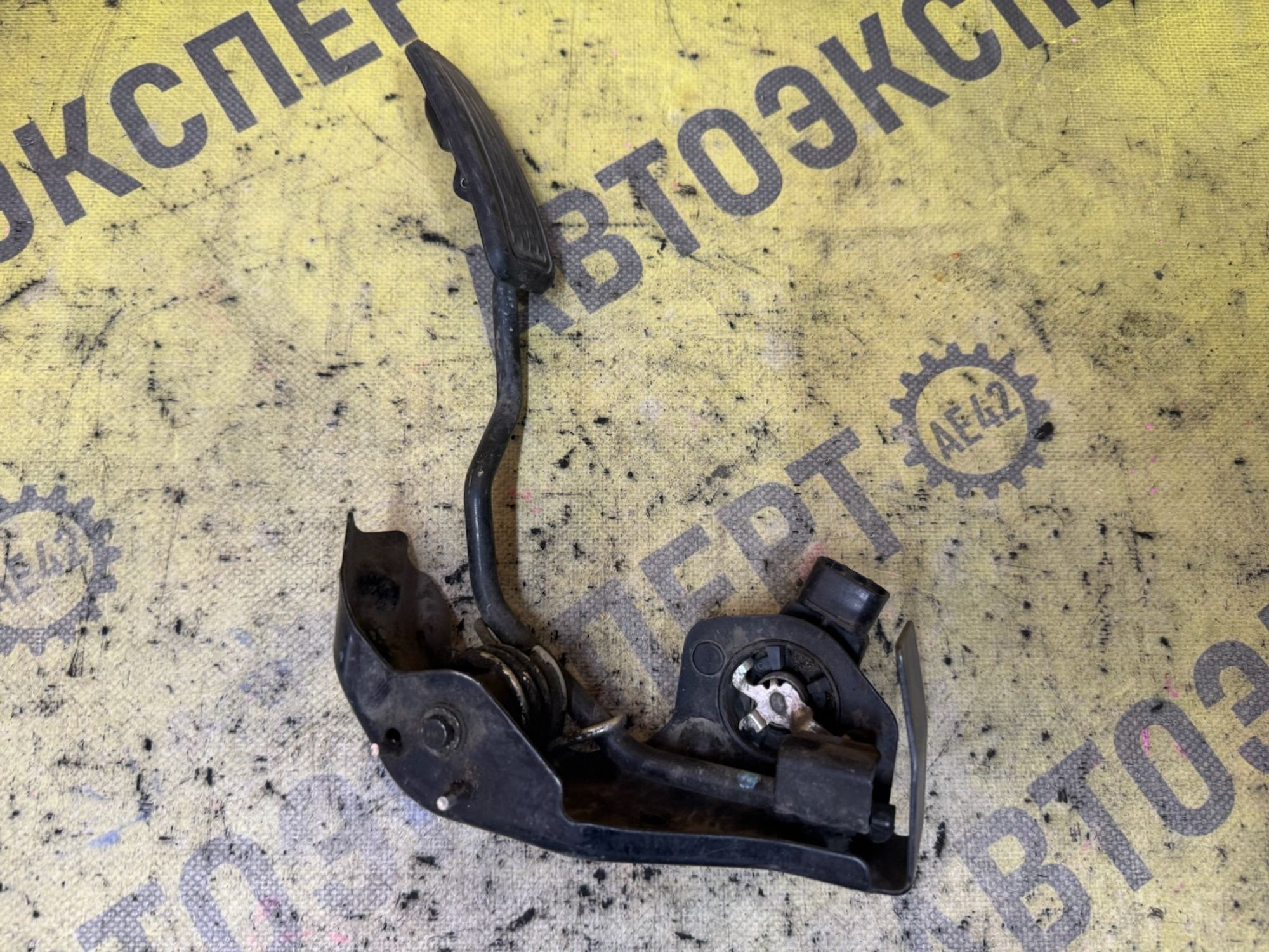 https://ycs.partsauto.market/partsauto-images/thmbs/userImages/87497919e31020c6b1c735431d06908a/part/a535b644-b272-4a53-a8c1-0efe5d0be531_1787550607282.jpg