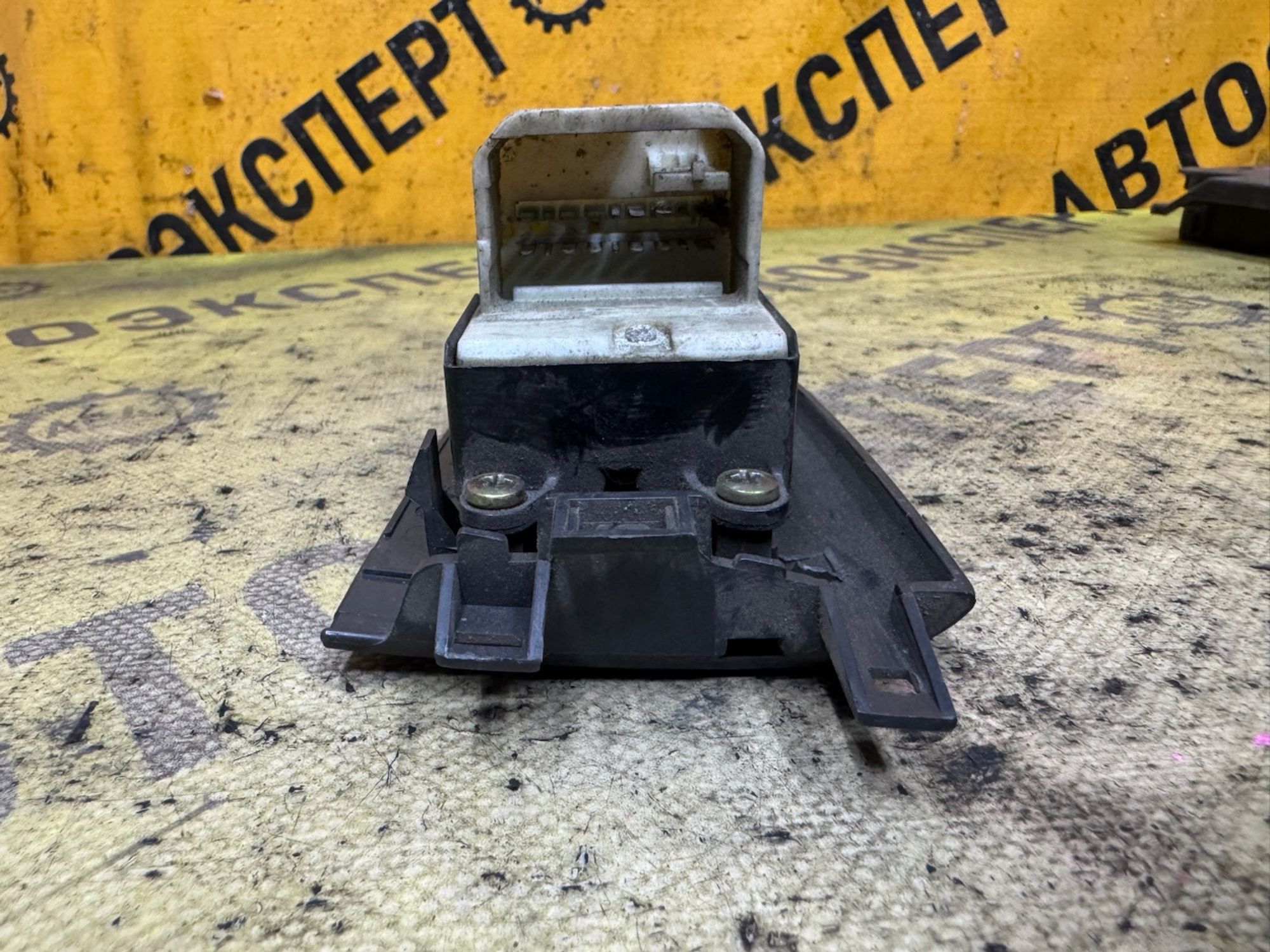 https://ycs.partsauto.market/partsauto-images/thmbs/userImages/87497919e31020c6b1c735431d06908a/part/a6e7ad7f-7000-4134-ab2d-7d621bd80c9d_1787550452184.jpg