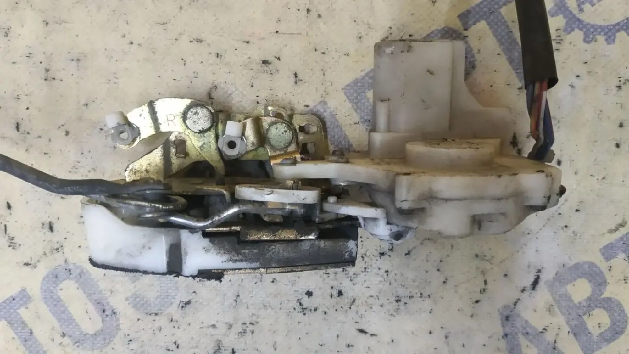 https://ycs.partsauto.market/partsauto-images/thmbs/userImages/87497919e31020c6b1c735431d06908a/part/a7412911-6ed9-459f-a58d-93c449552b5e_1783327310638.jpg