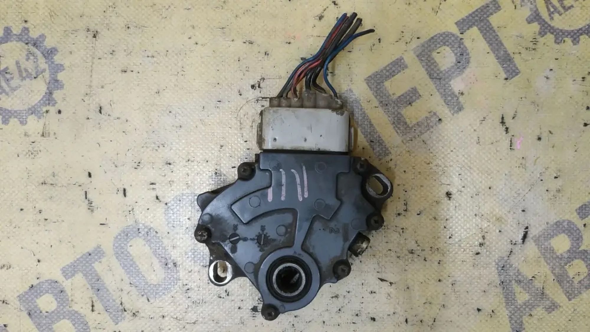 https://ycs.partsauto.market/partsauto-images/thmbs/userImages/87497919e31020c6b1c735431d06908a/part/ab99dff9-9def-4c99-94f7-59da0519e7b4_1785123524958.jpg
