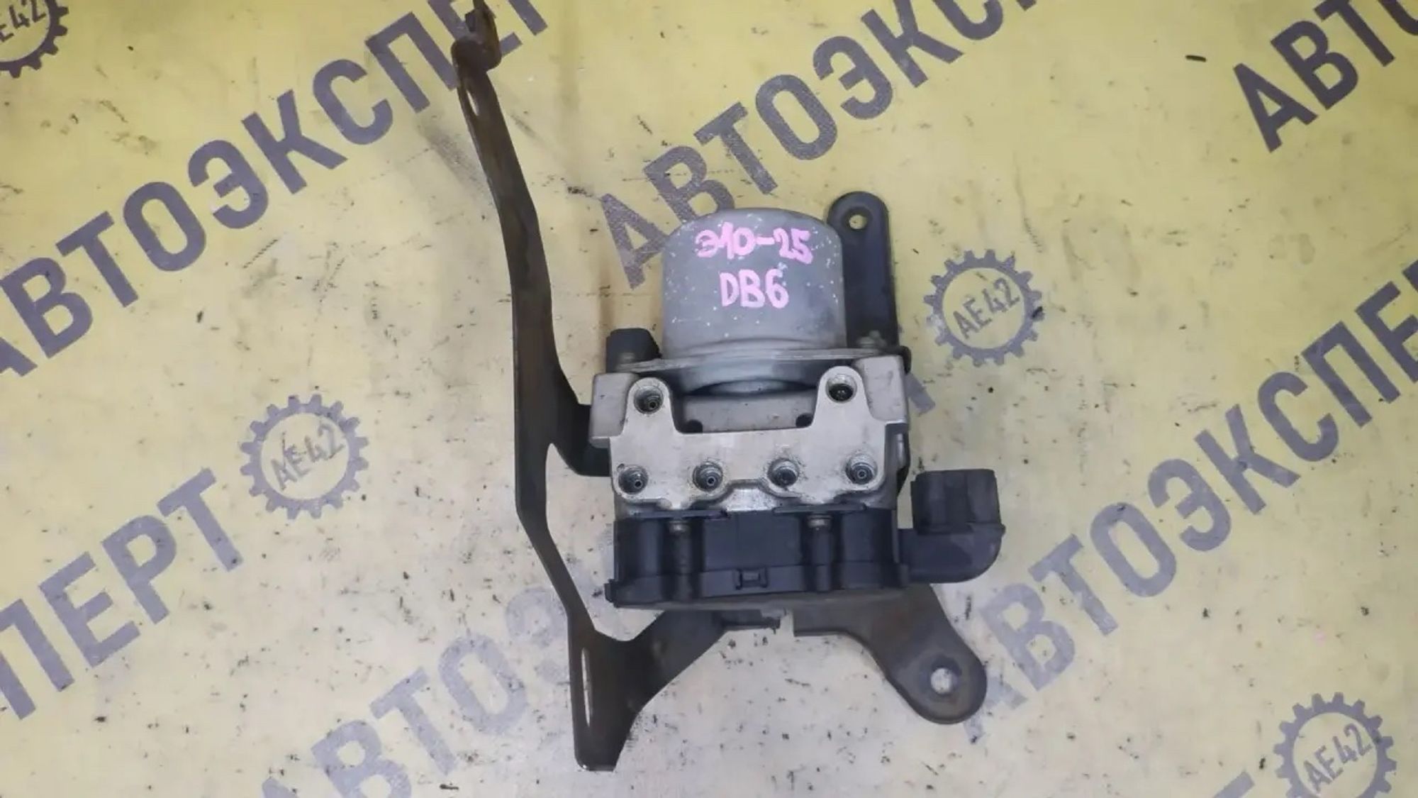 https://ycs.partsauto.market/partsauto-images/thmbs/userImages/87497919e31020c6b1c735431d06908a/part/abaf0e05-0e08-44bd-a2f8-edd4265acacd_1782897753801.jpg