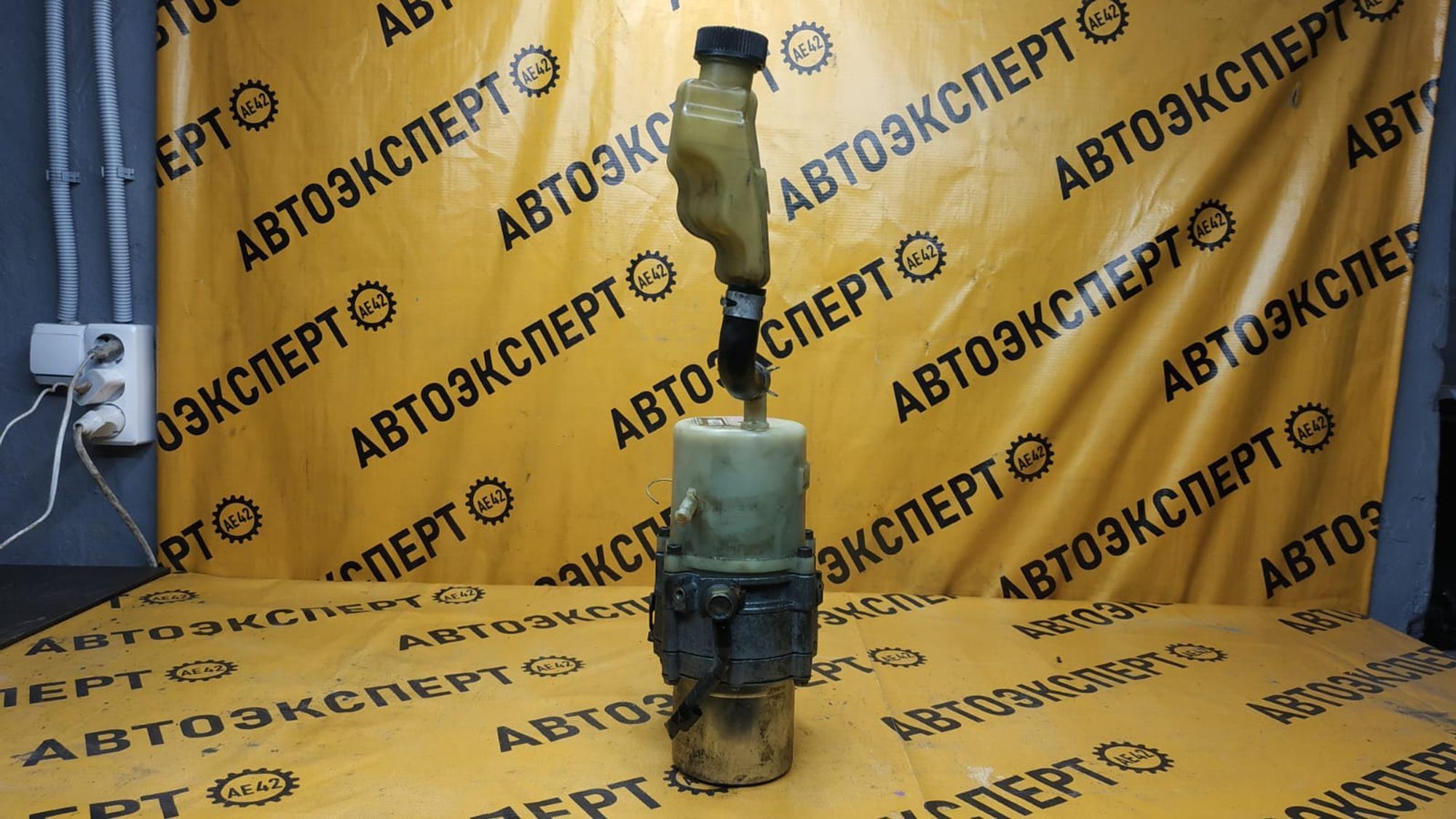 https://ycs.partsauto.market/partsauto-images/thmbs/userImages/87497919e31020c6b1c735431d06908a/part/ae00ab4d-070e-4b2c-98a4-8dea4d0da45e_1741667163563.jpg