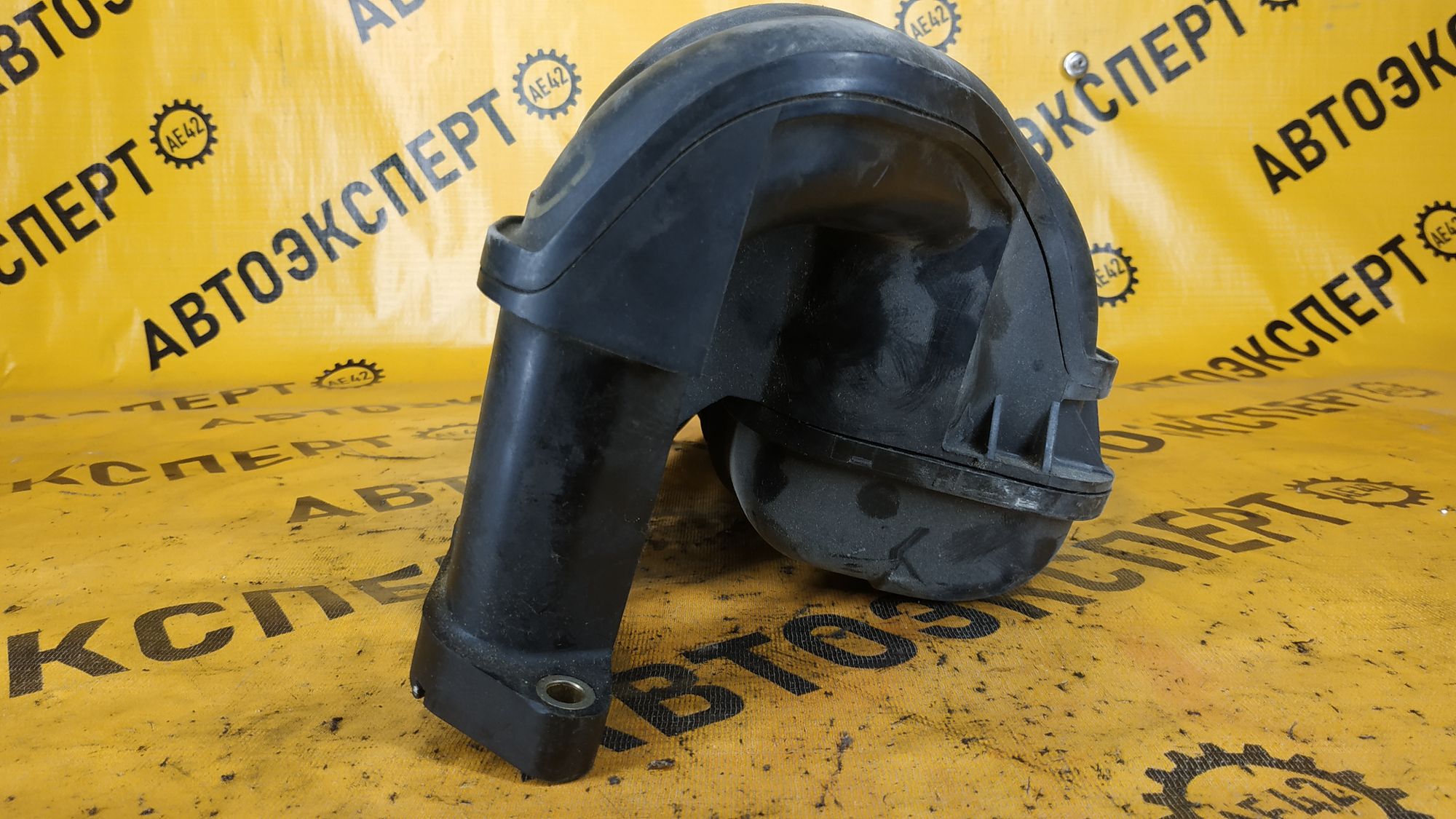 https://ycs.partsauto.market/partsauto-images/thmbs/userImages/87497919e31020c6b1c735431d06908a/part/b5d201c4-1cb1-4343-97e3-ffbea5c348a5_1712728193227.jpg
