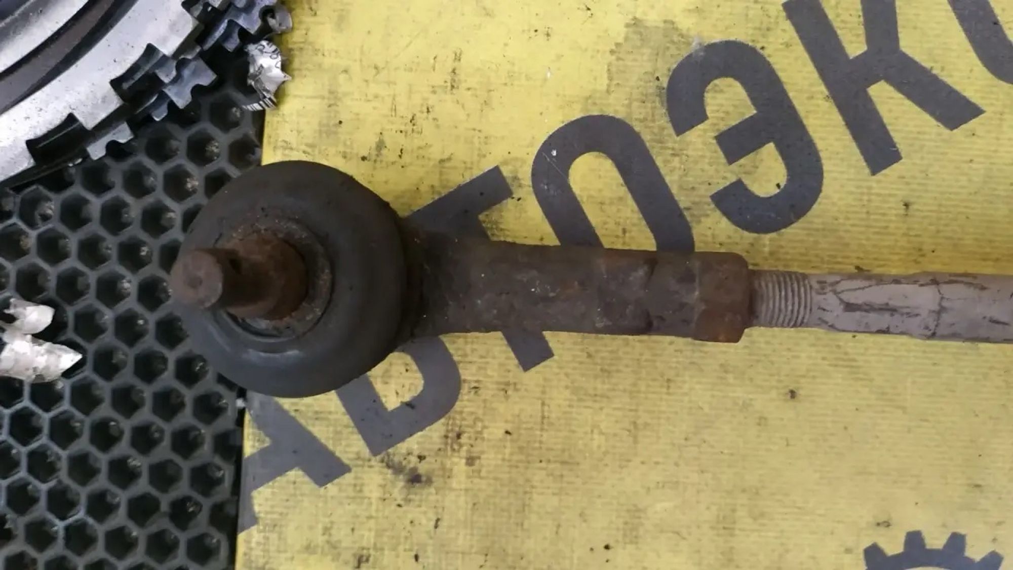 https://ycs.partsauto.market/partsauto-images/thmbs/userImages/87497919e31020c6b1c735431d06908a/part/b82e5cce-0a04-4ed4-b85b-2bc9593652e0_1782205273116.jpg
