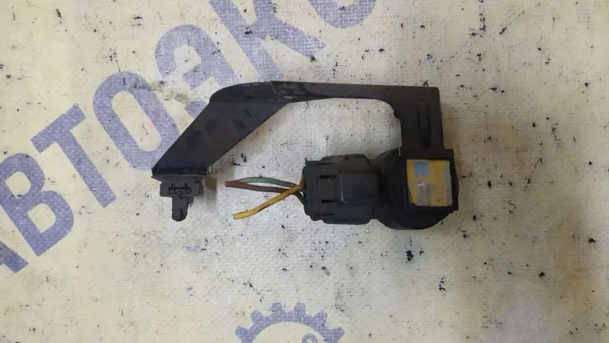 https://ycs.partsauto.market/partsauto-images/thmbs/userImages/87497919e31020c6b1c735431d06908a/part/b8e8313c-c3f4-42a6-9e1a-dd0f71963aaa_1777463725162.jpg