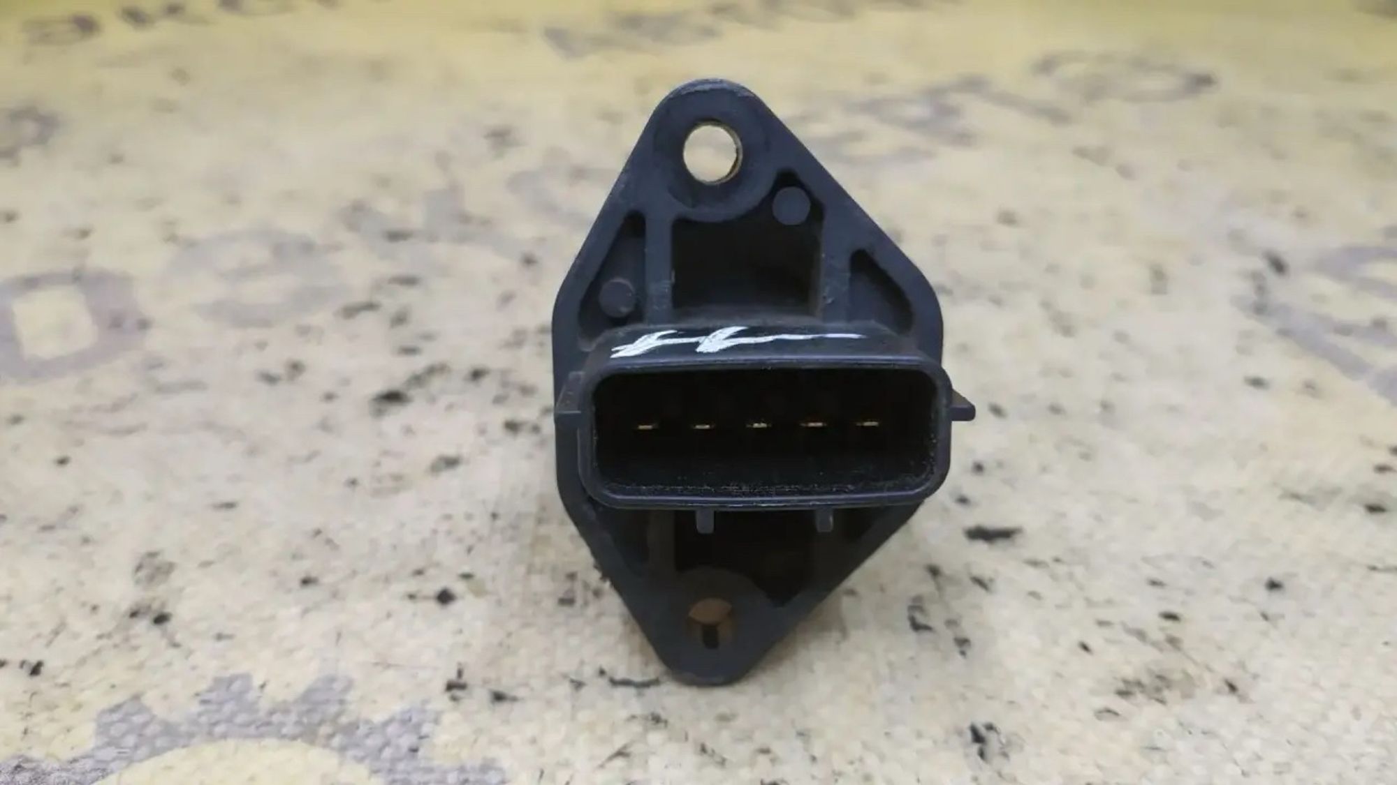 https://ycs.partsauto.market/partsauto-images/thmbs/userImages/87497919e31020c6b1c735431d06908a/part/bdd8c621-3148-4a16-84fc-8af508d9a3de_1786696368716.jpg