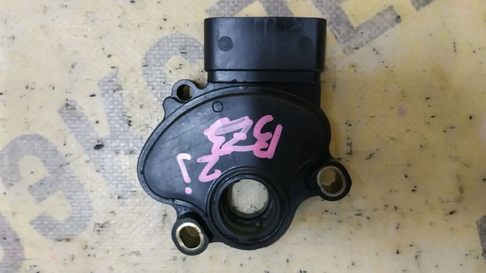https://ycs.partsauto.market/partsauto-images/thmbs/userImages/87497919e31020c6b1c735431d06908a/part/c2dd7891-1767-45d3-821b-0692c018916a_1782716375354.jpg