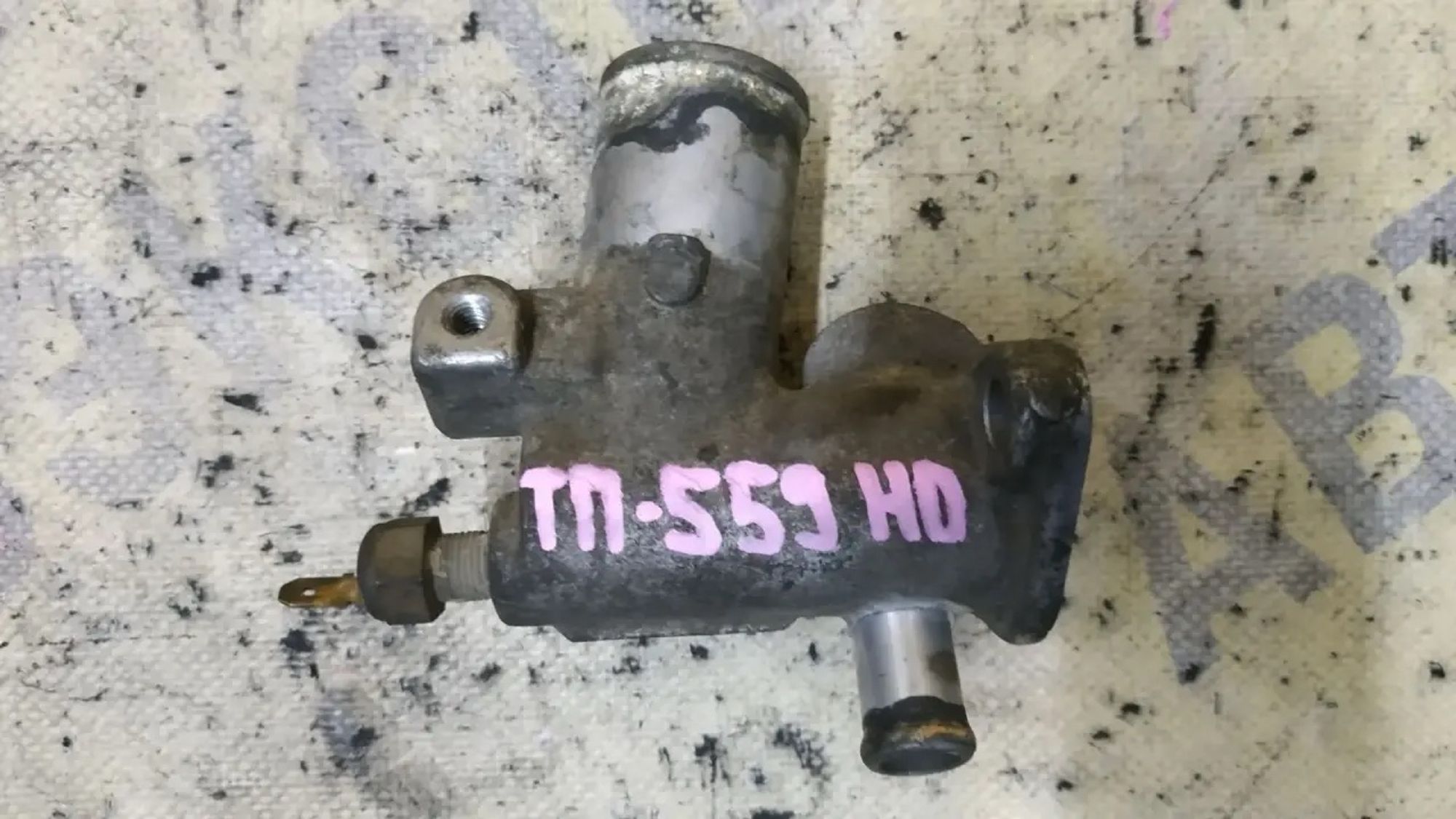 https://ycs.partsauto.market/partsauto-images/thmbs/userImages/87497919e31020c6b1c735431d06908a/part/c9d36ab5-8a22-4c3f-9b88-2a1f69bb7037_1787022914215.jpg