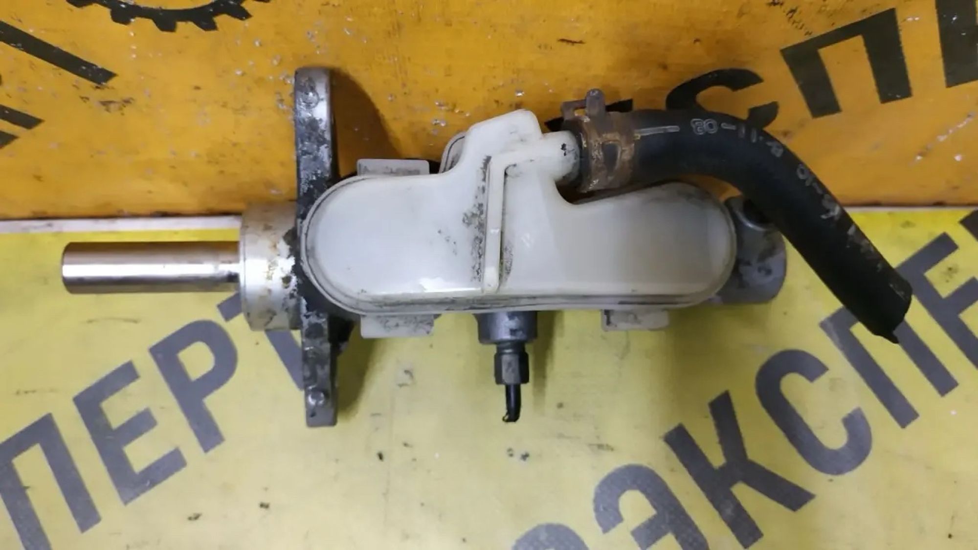 https://ycs.partsauto.market/partsauto-images/thmbs/userImages/87497919e31020c6b1c735431d06908a/part/cc7eddd3-c460-4866-8c7b-c1ad52edab2d_1784175415812.jpg