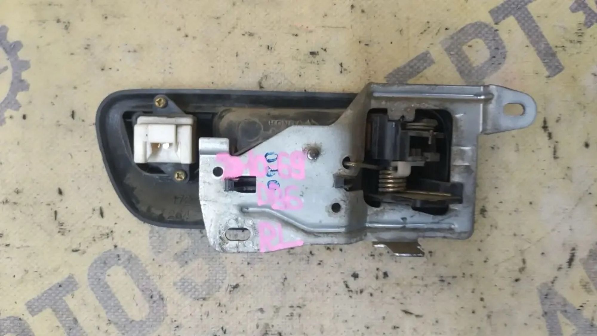 https://ycs.partsauto.market/partsauto-images/thmbs/userImages/87497919e31020c6b1c735431d06908a/part/ccdcc266-4a8f-4981-9dc3-2532fe3721ea_1783068637884.jpg