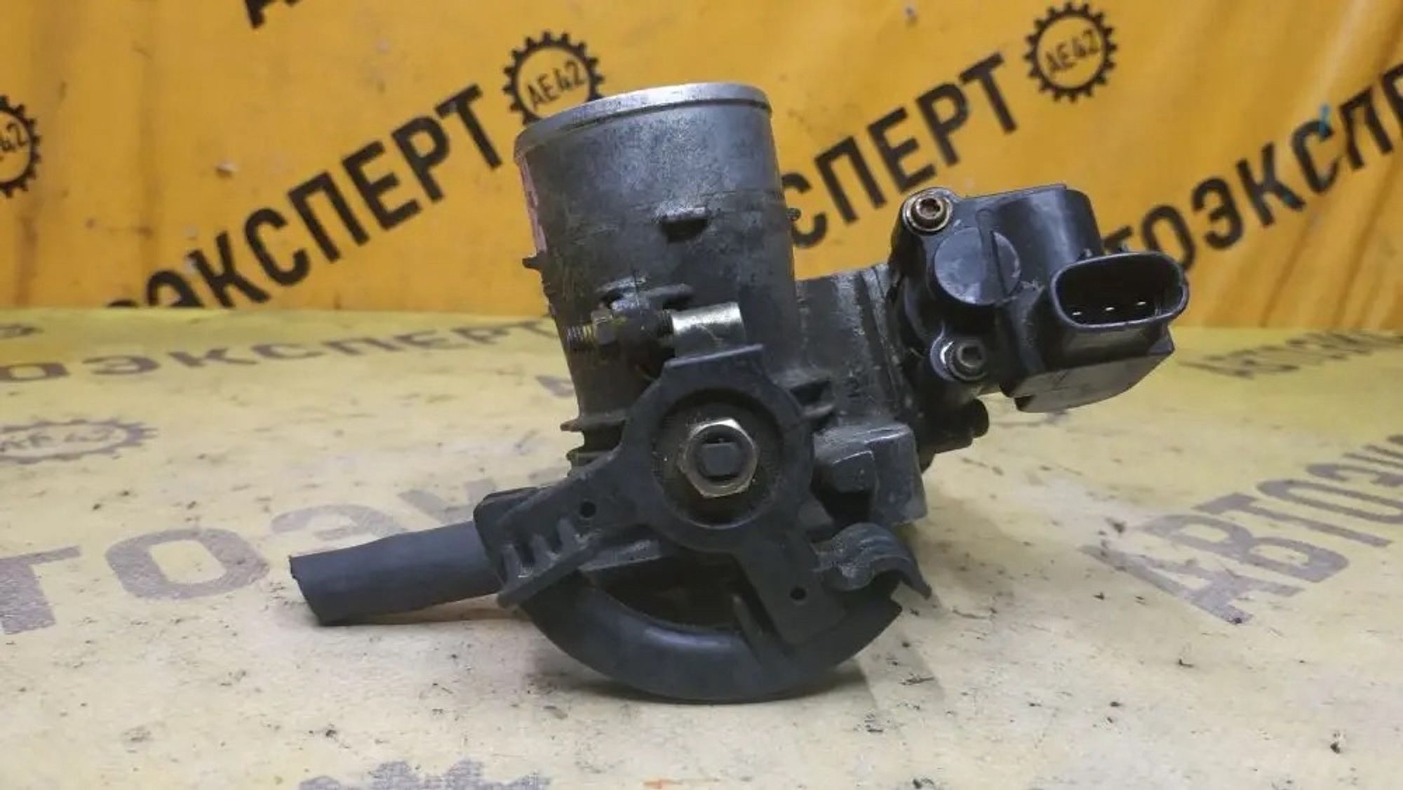 https://ycs.partsauto.market/partsauto-images/thmbs/userImages/87497919e31020c6b1c735431d06908a/part/cdbd87fc-383f-4377-a8a0-7a4d468cb4aa_1779437065543.jpg