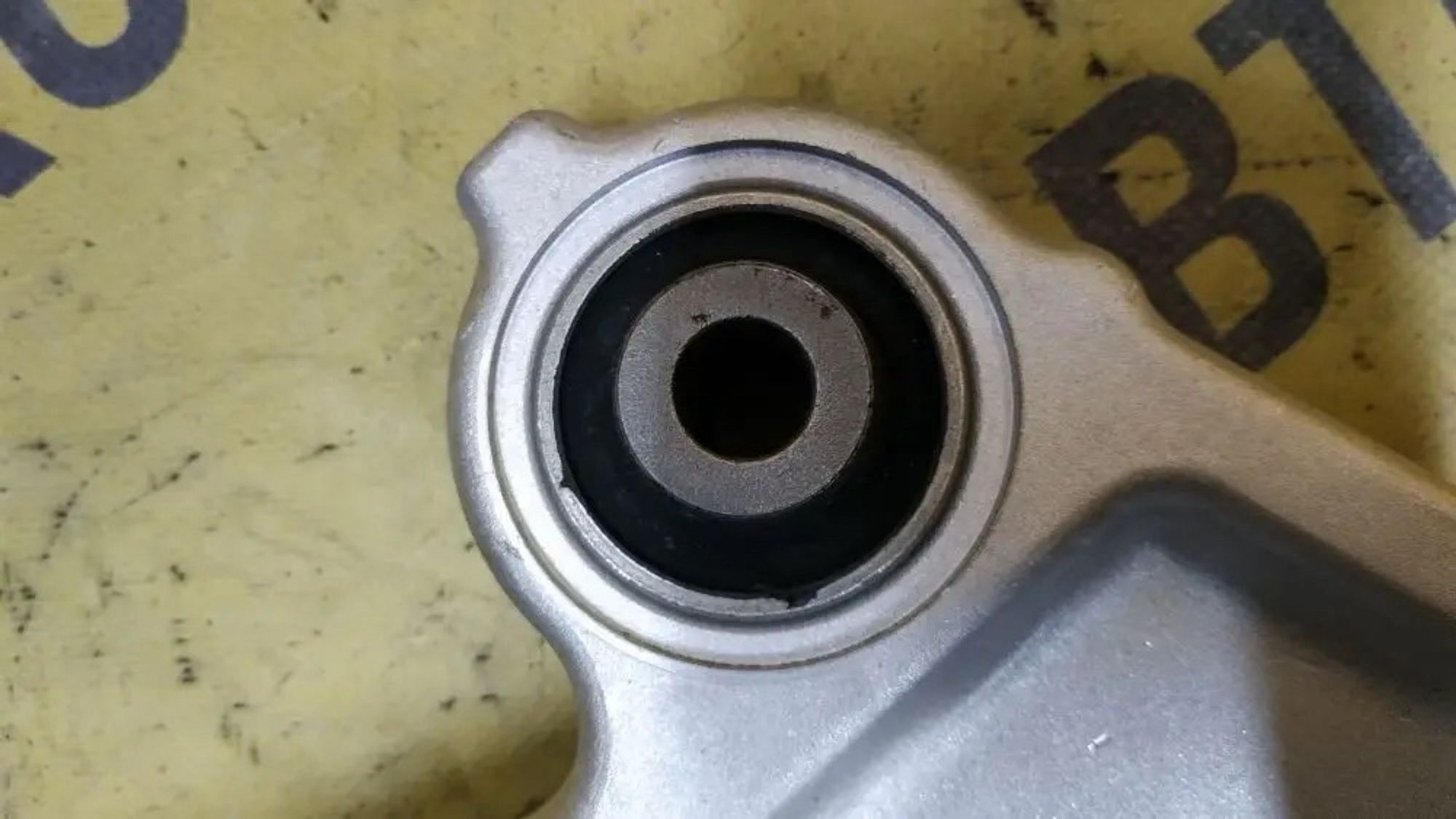 https://ycs.partsauto.market/partsauto-images/thmbs/userImages/87497919e31020c6b1c735431d06908a/part/d2febd41-a4d1-44b0-b069-8811b8abe4c7_1780814356842.jpg