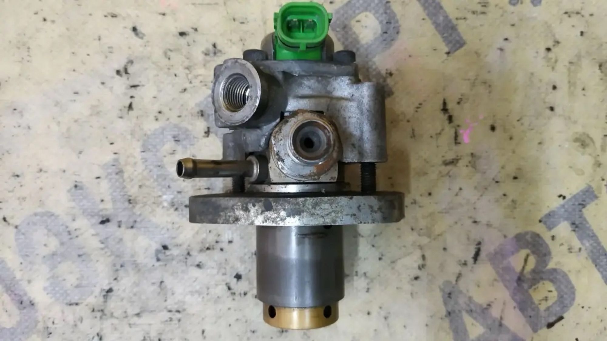 https://ycs.partsauto.market/partsauto-images/thmbs/userImages/87497919e31020c6b1c735431d06908a/part/d48981b3-5729-4bd6-a7f8-7e8a676718c5_1784005712971.jpg